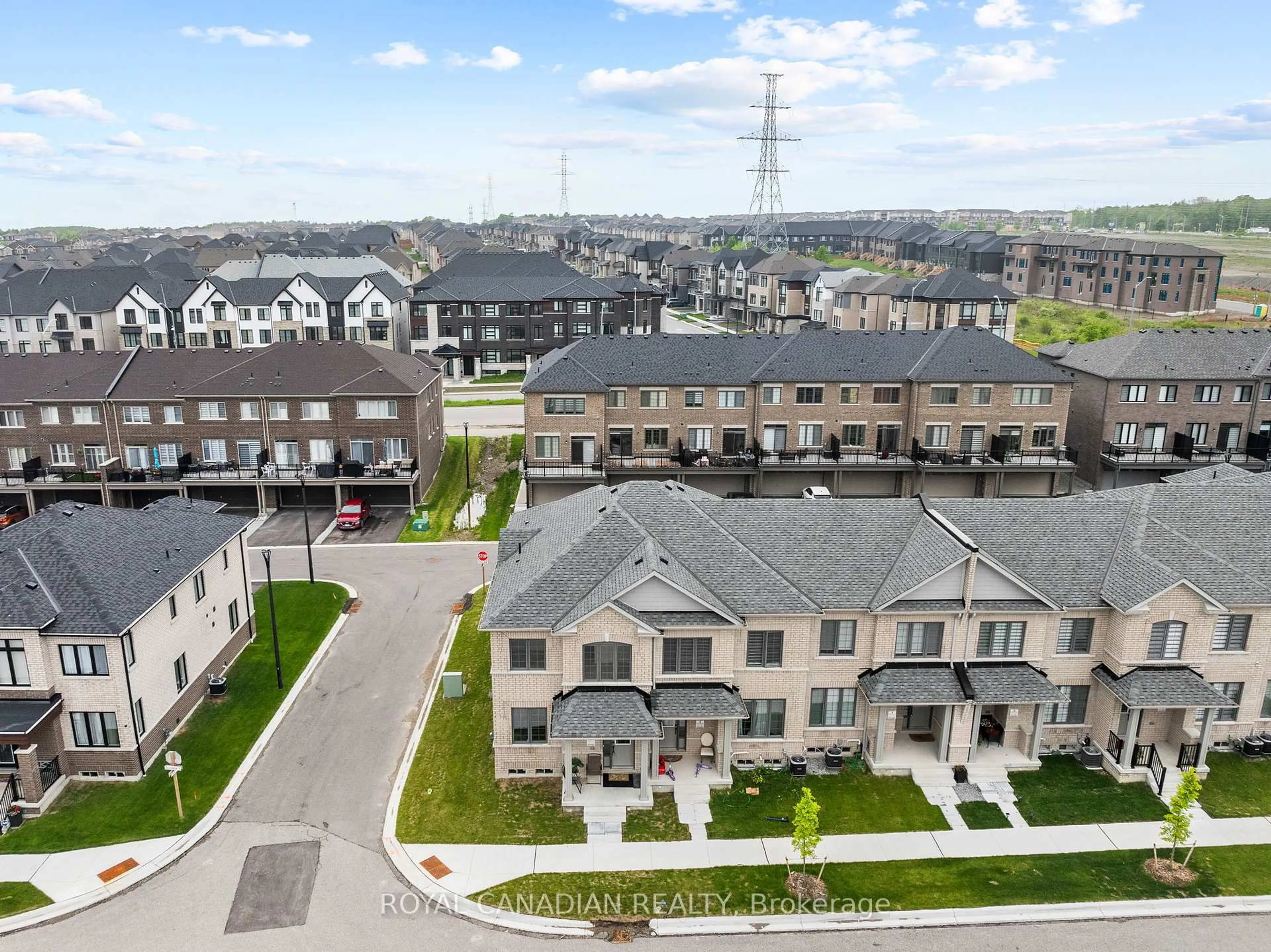 A pic from outside/outdoor area/front of a property/back of a property/a pic from drone, street for 2670 Delphinium Tr, Pickering Ontario L1X 0M1