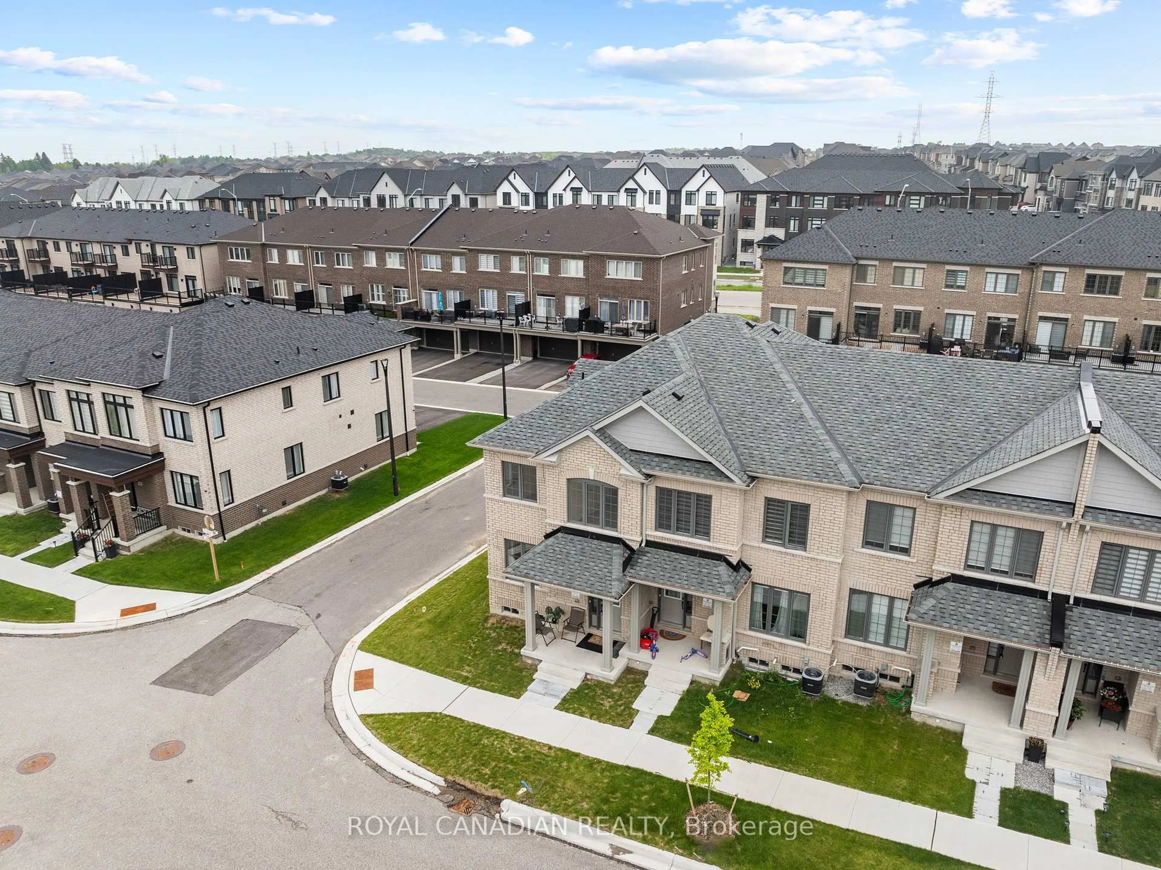 A pic from outside/outdoor area/front of a property/back of a property/a pic from drone, unknown for 2670 Delphinium Tr, Pickering Ontario L1X 0M1