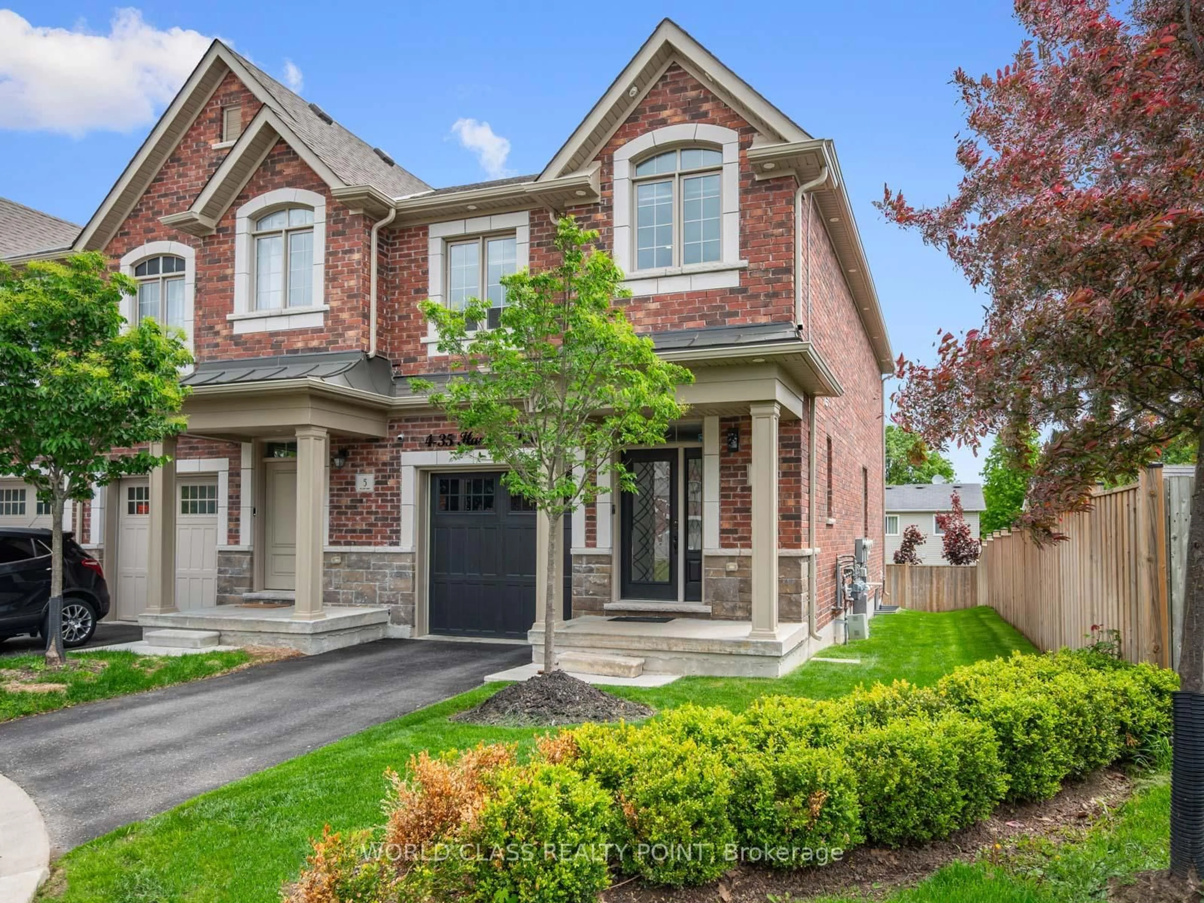 Home with brick exterior material, street for 35 Hanning Crt #4, Clarington Ontario L1C 4R3