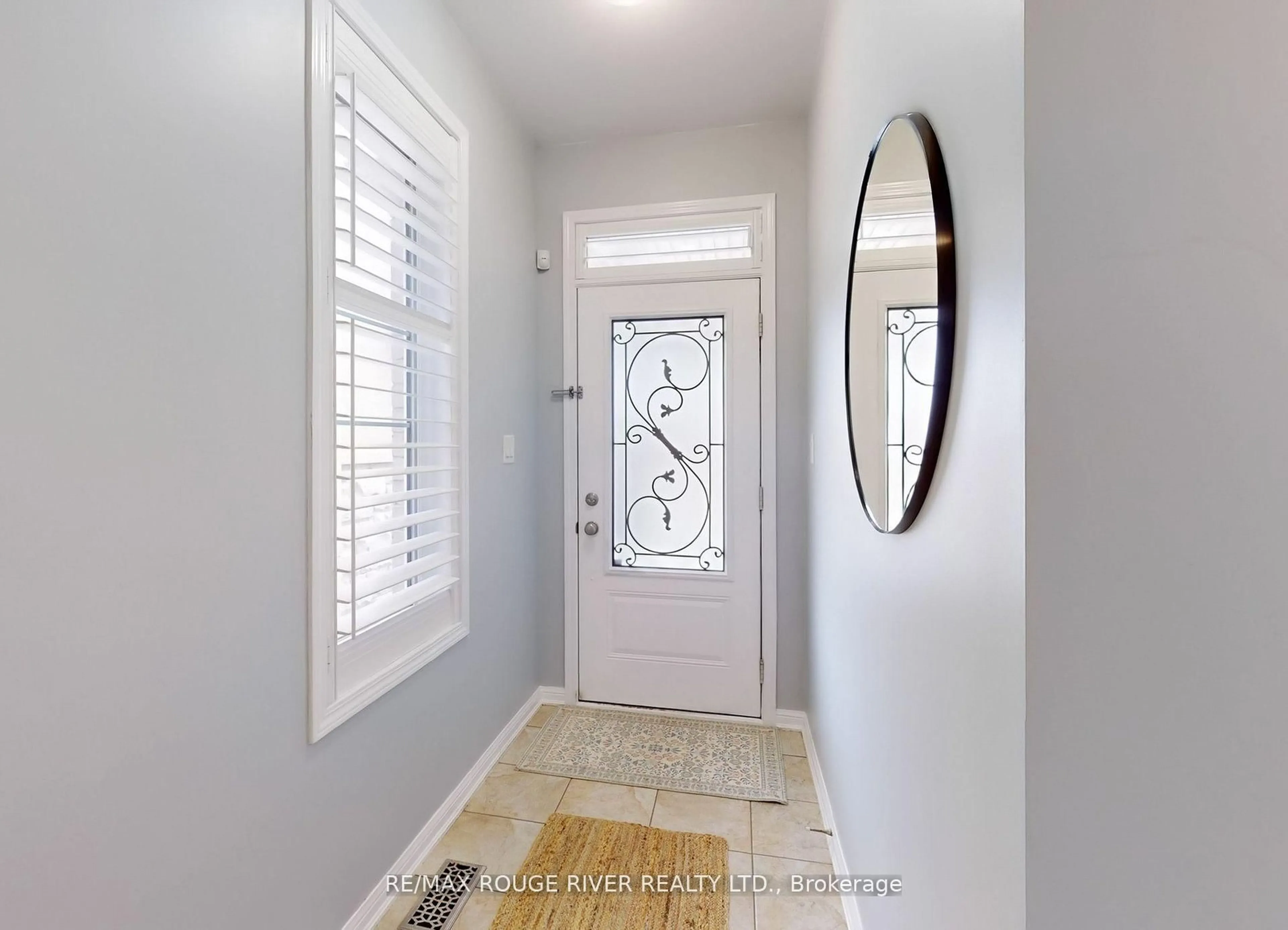 Indoor entryway for 94A Portwine Dr, Toronto Ontario M1C 0C9