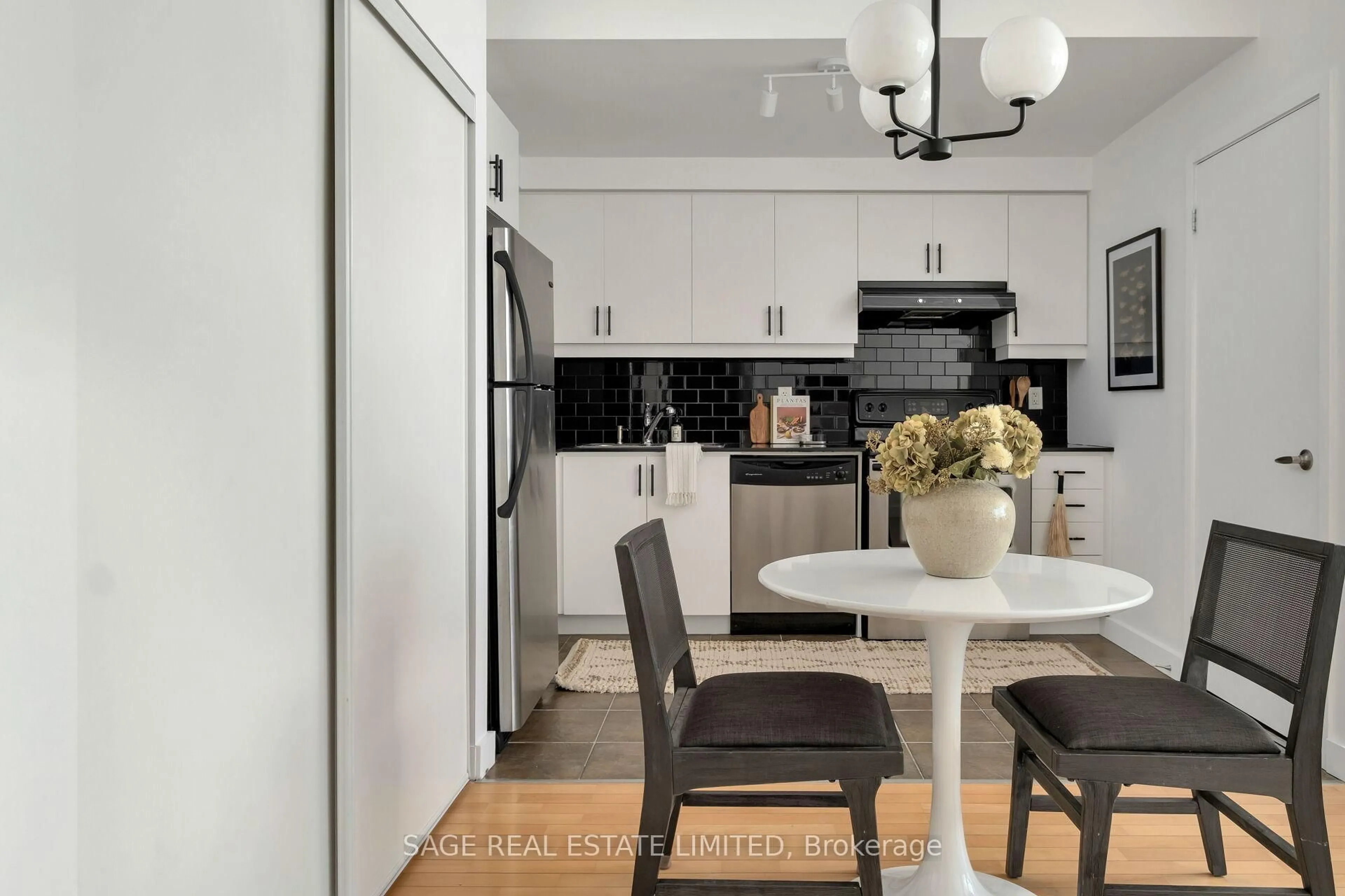 Open concept kitchen, ceramic/tile floor for 601 Kingston Rd #512, Toronto Ontario M4E 3Y2