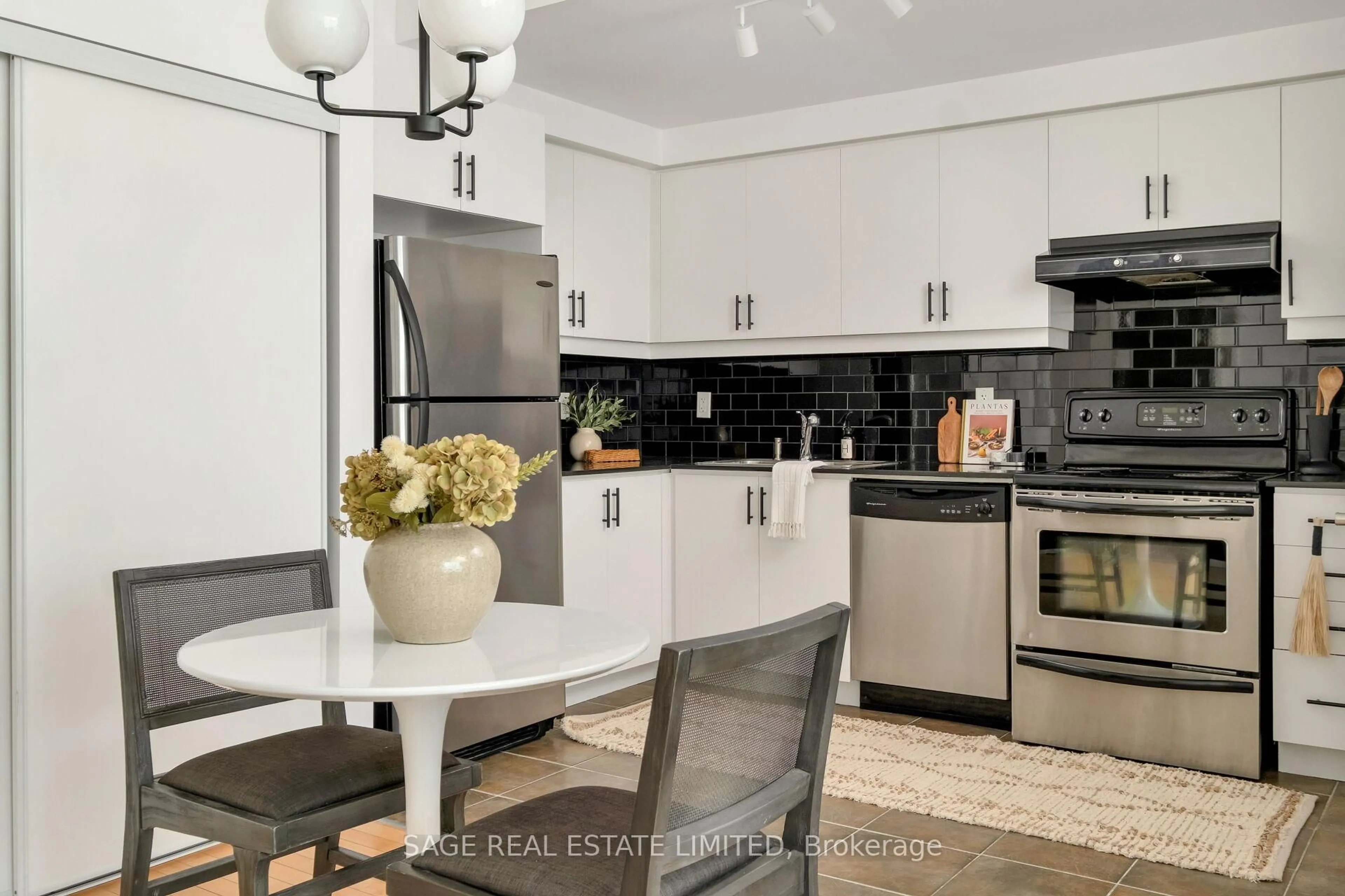 Open concept kitchen, ceramic/tile floor for 601 Kingston Rd #512, Toronto Ontario M4E 3Y2