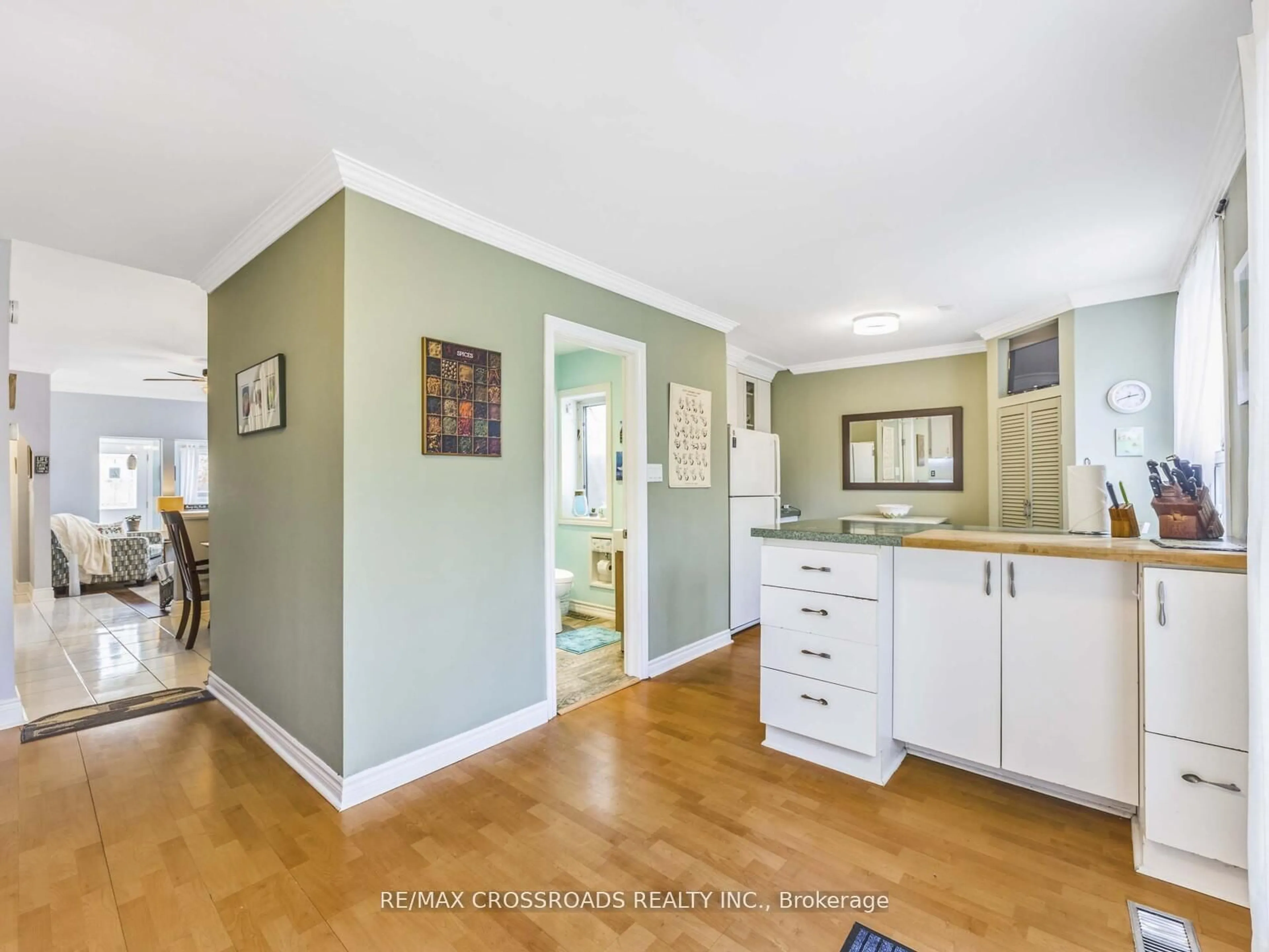 Open concept kitchen, unknown for 22 Ivy Ave, Toronto Ontario M4L 2H7