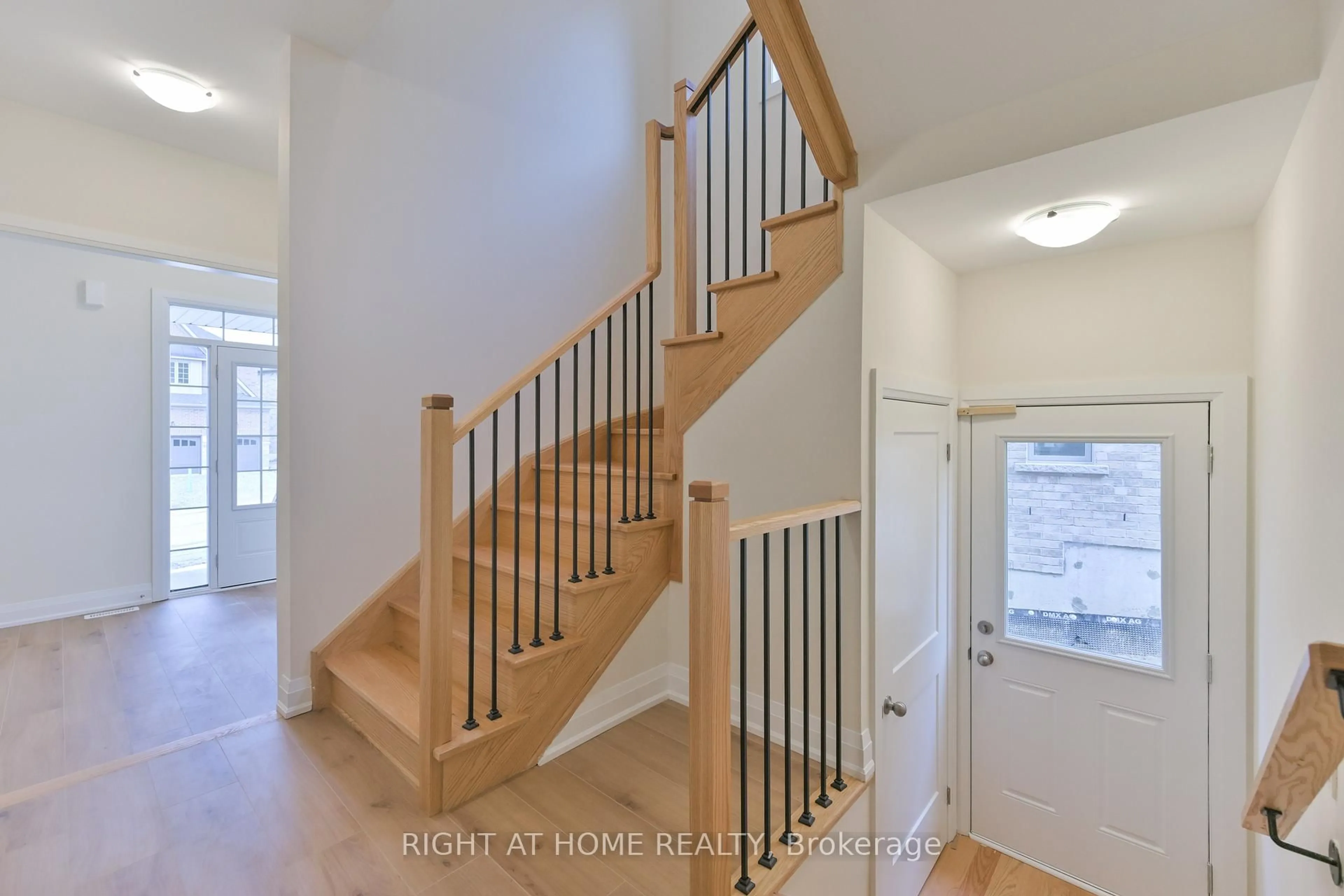 Stairs for 74 North Garden Blvd, Scugog Ontario L9L 2C7