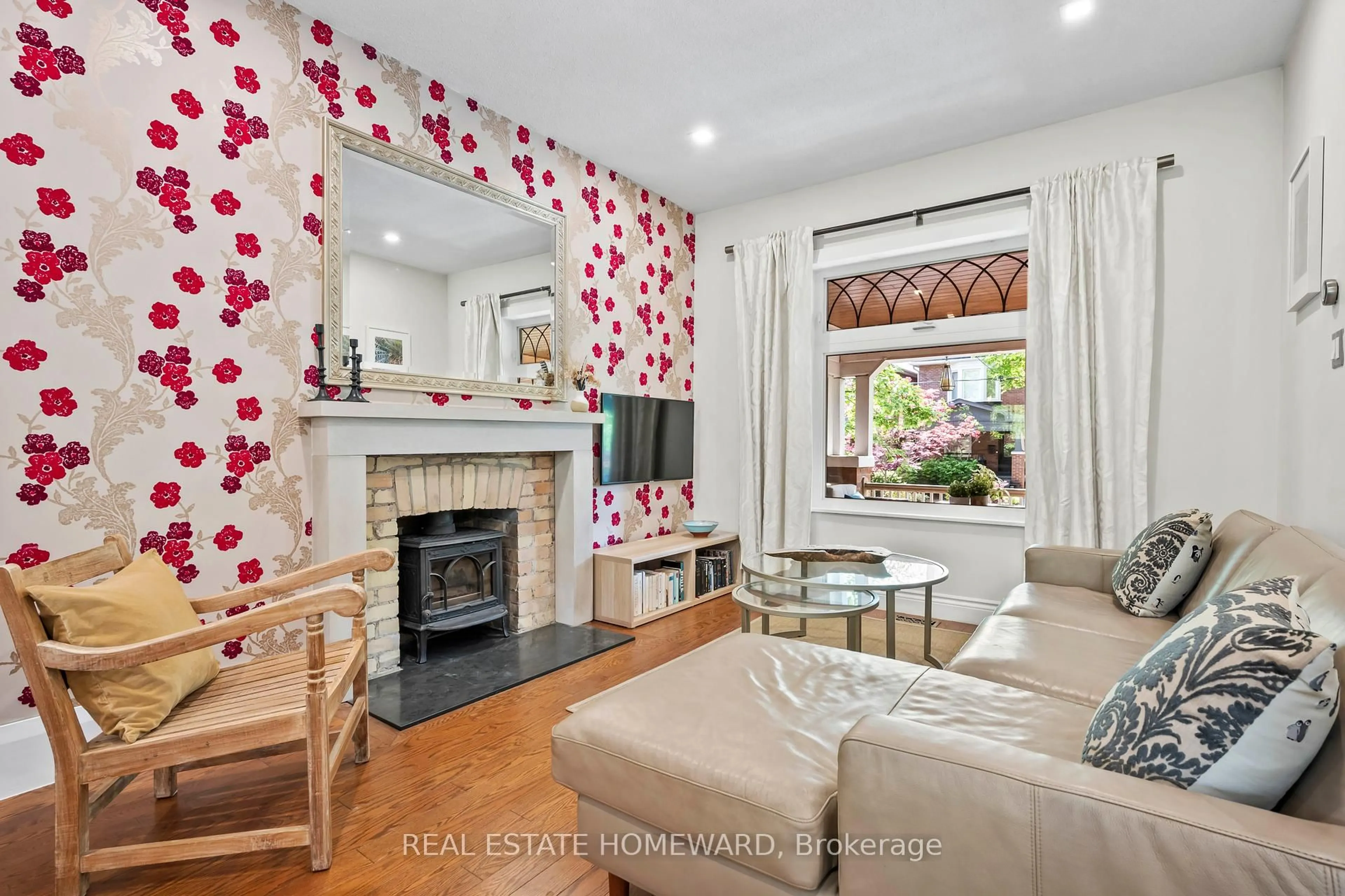 Living room with furniture, unknown for 277 Waverley Rd, Toronto Ontario M4L 3T5