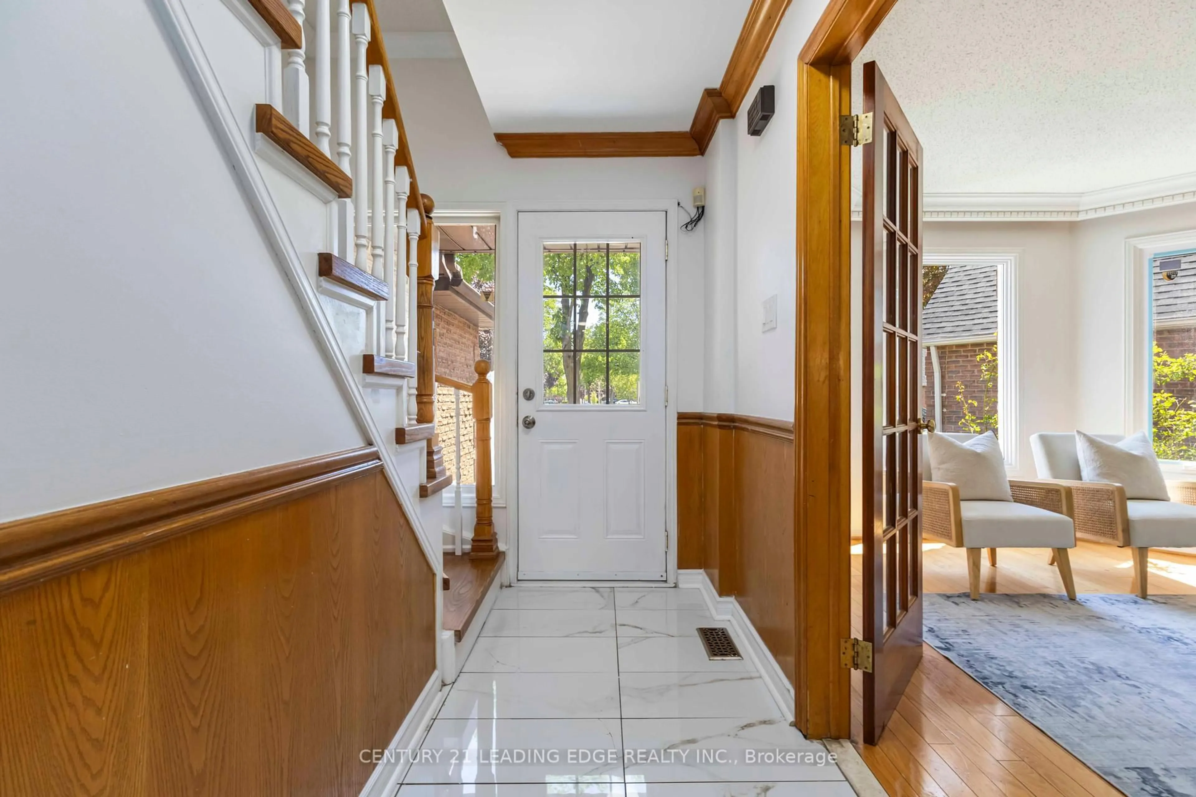 Indoor entryway for 44 Gaslight Cres, Toronto Ontario M1C 3S8
