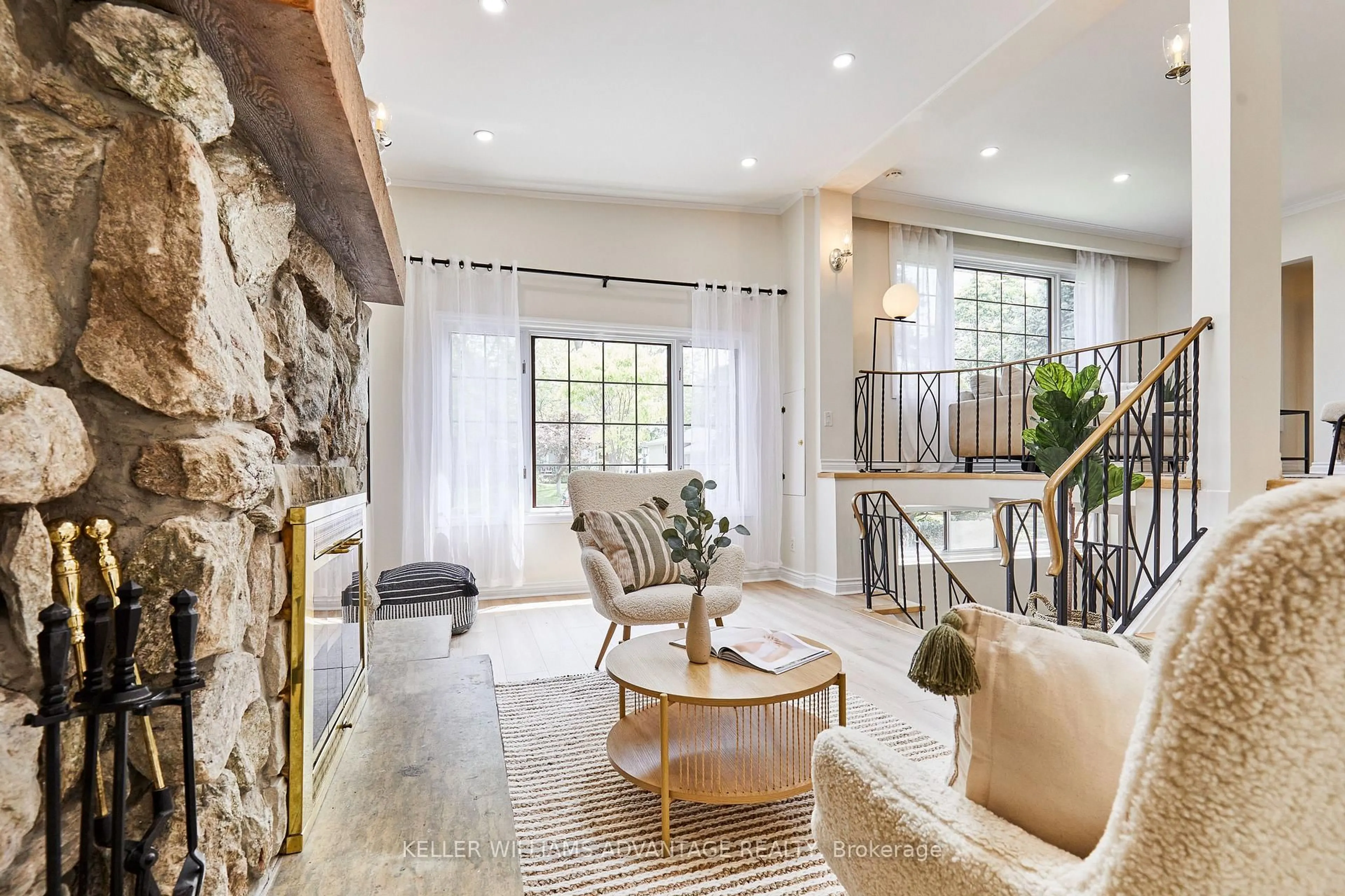 Indoor entryway for 60 Poplar Rd, Toronto Ontario M1E 1Z3