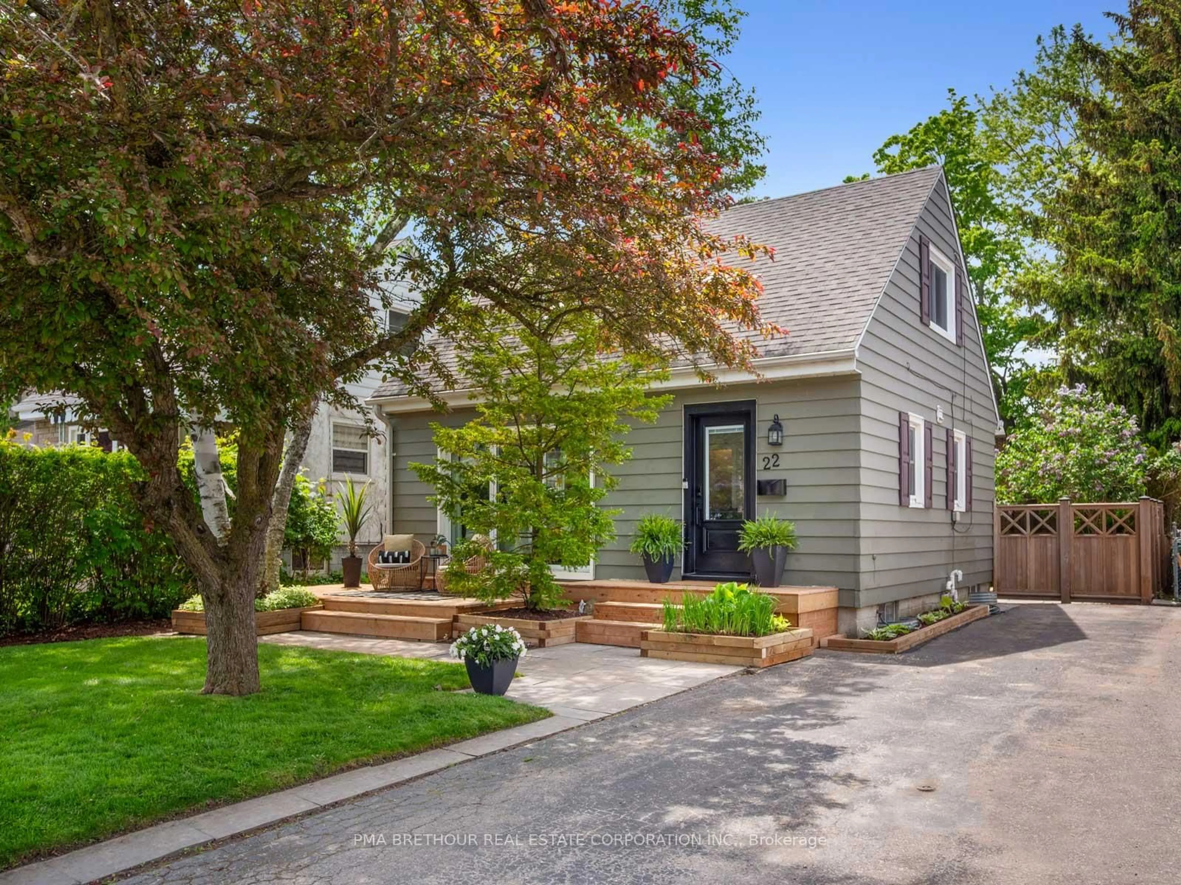 Home with vinyl exterior material, street for 22 Harewood Ave, Toronto Ontario M1M 2R2