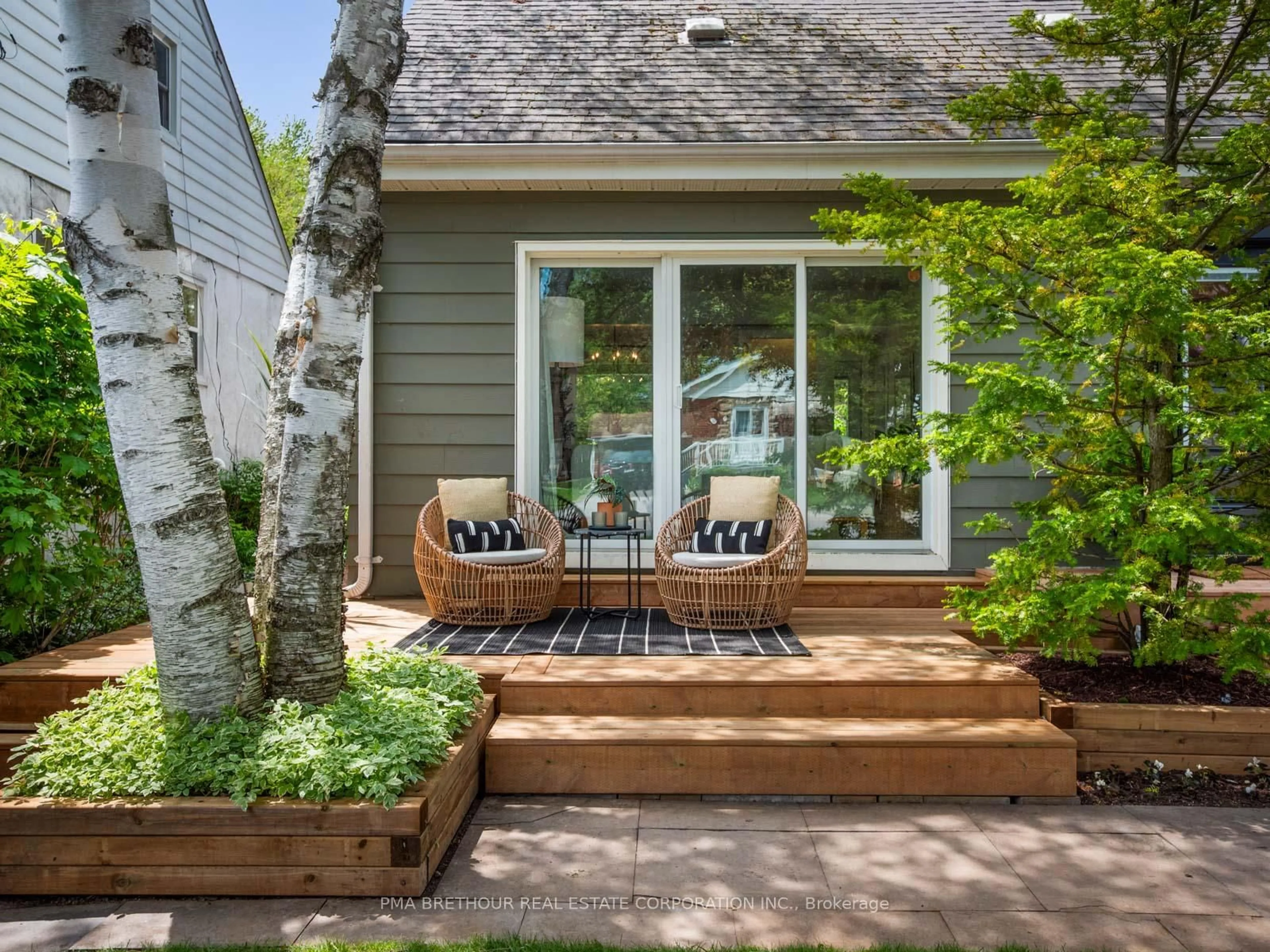Patio, street for 22 Harewood Ave, Toronto Ontario M1M 2R2