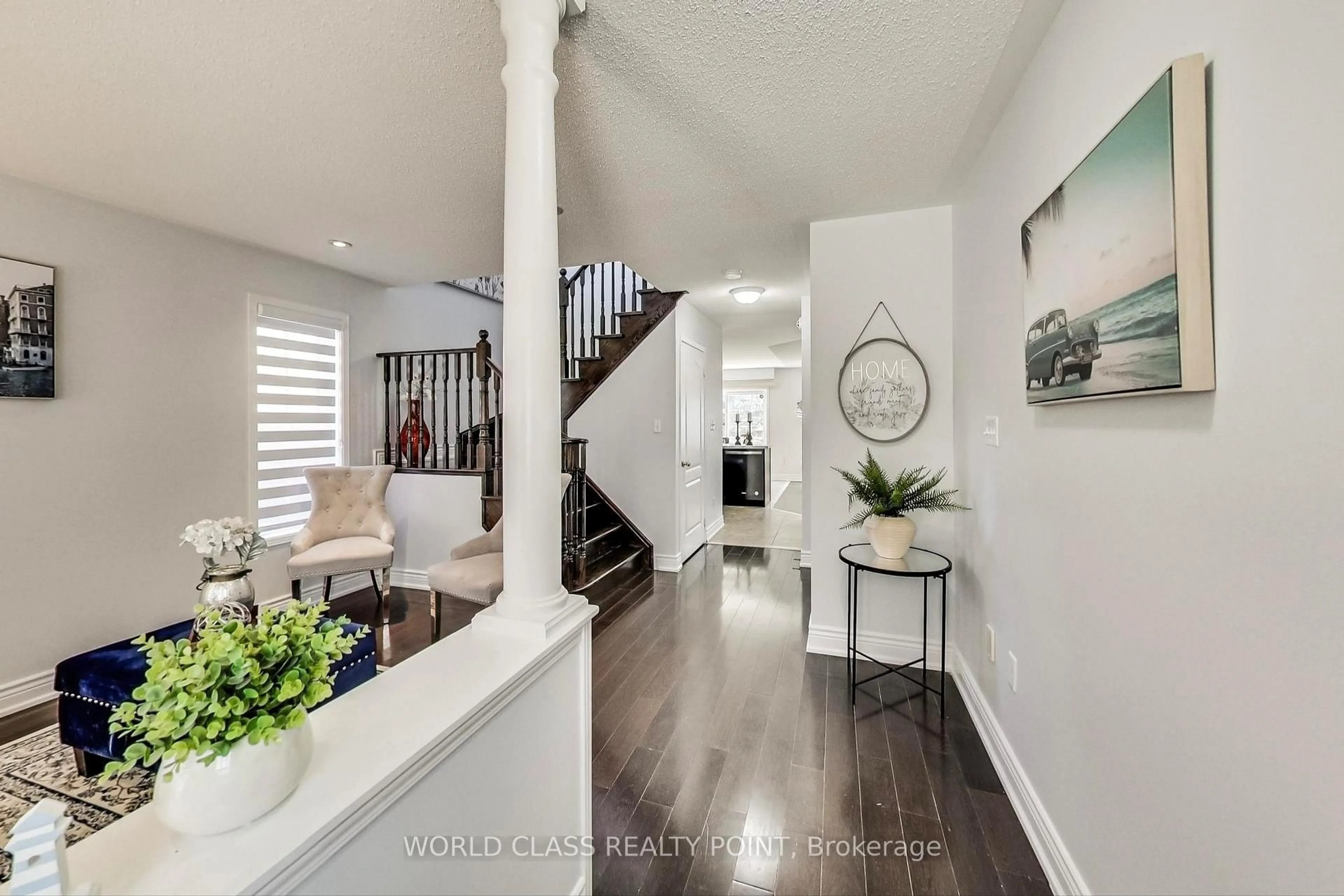 Indoor entryway for 28 Marriner Cres, Ajax Ontario L1Z 1Z1