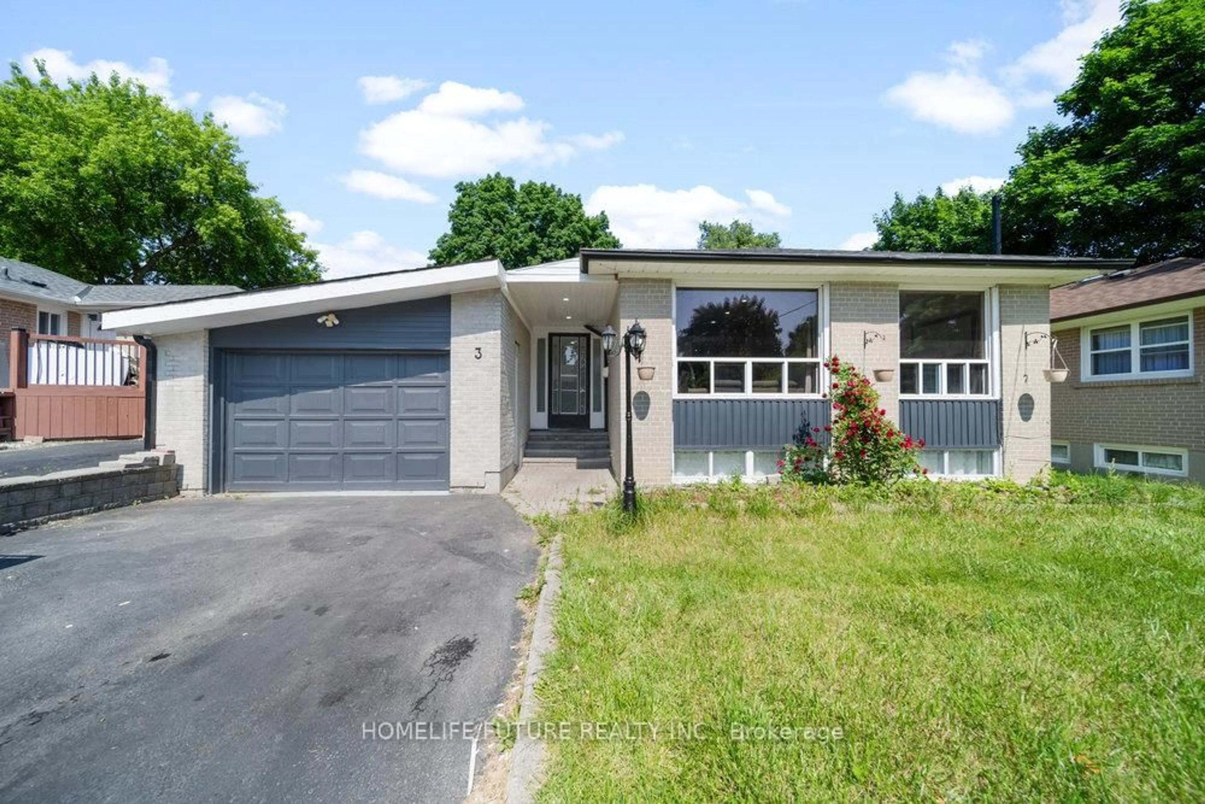Home with vinyl exterior material, street for 3 Valia Rd, Toronto Ontario M1E 3V9