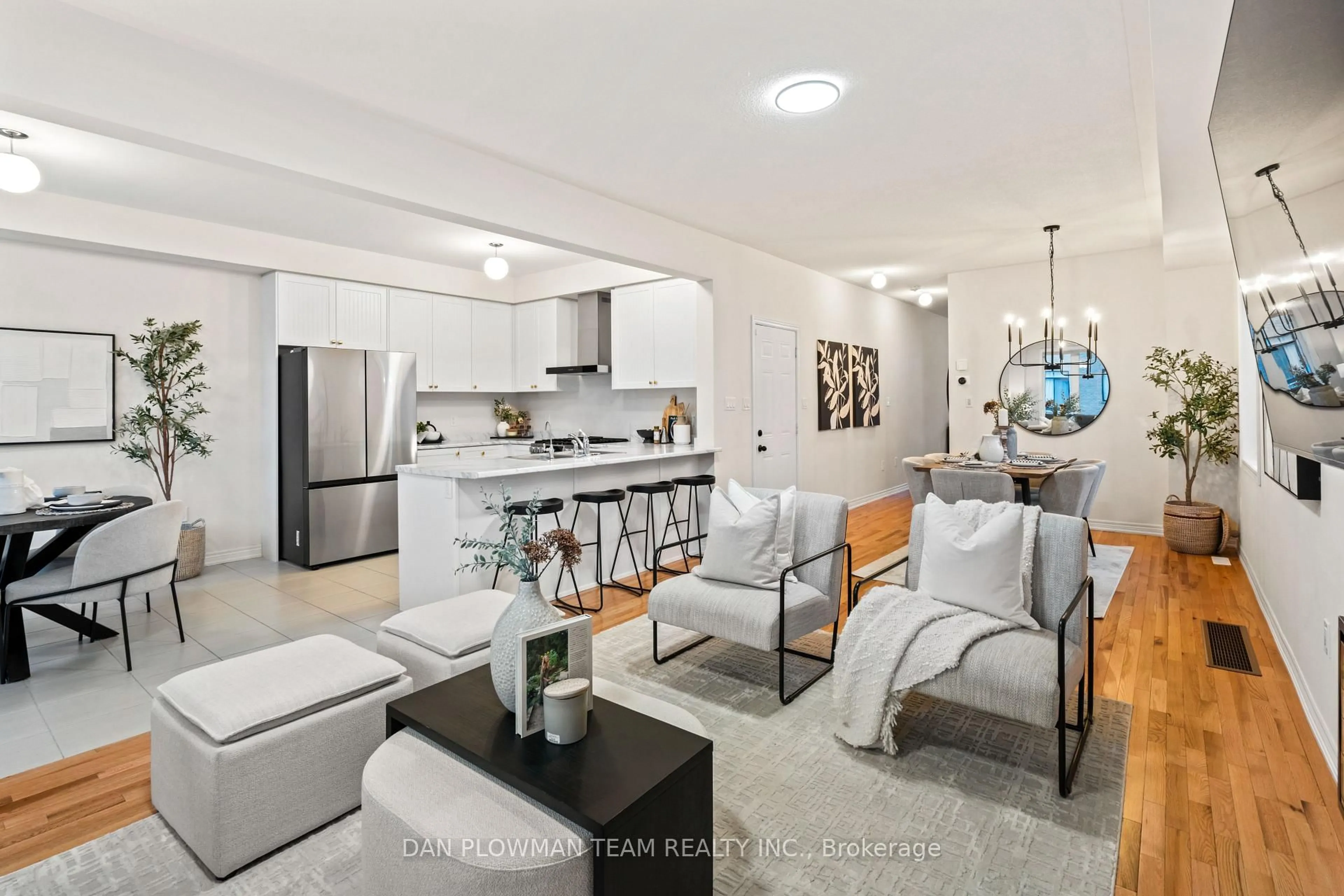 Open concept kitchen, unknown for 1284 Klondike Dr, Oshawa Ontario L1H 8L7