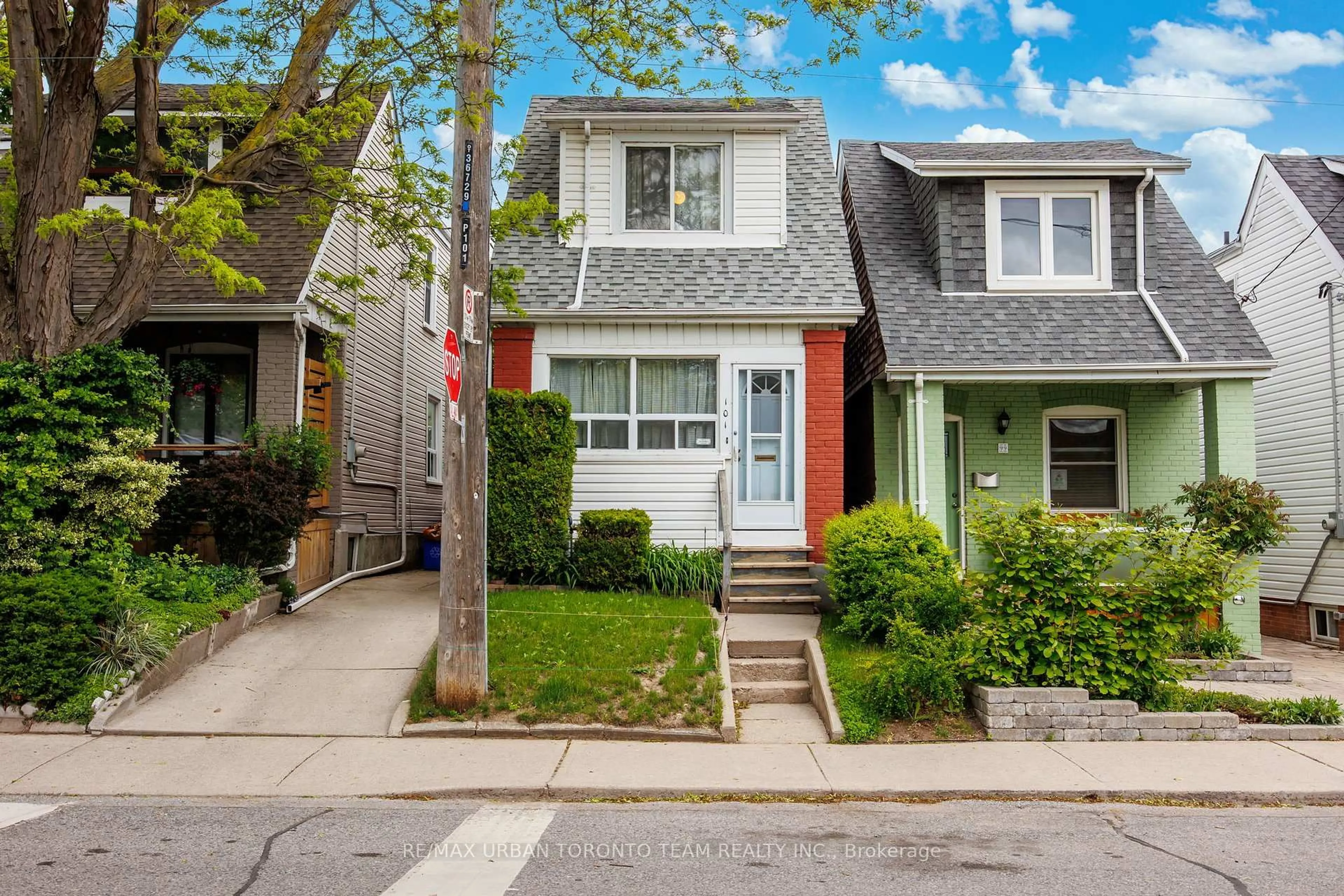 Home with vinyl exterior material, street for 101 Hillingdon Ave, Toronto Ontario M4C 3H9