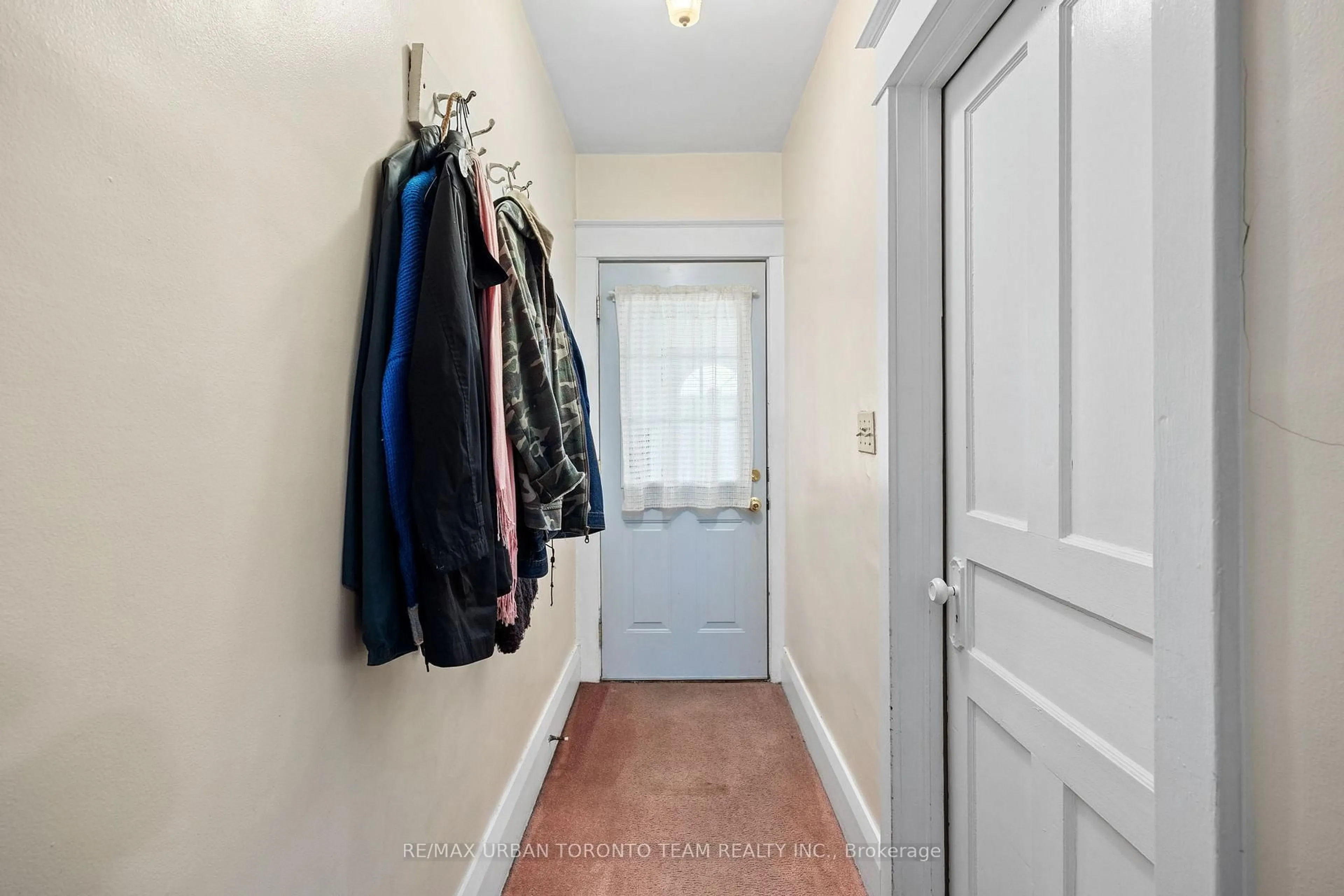 Indoor entryway for 101 Hillingdon Ave, Toronto Ontario M4C 3H9