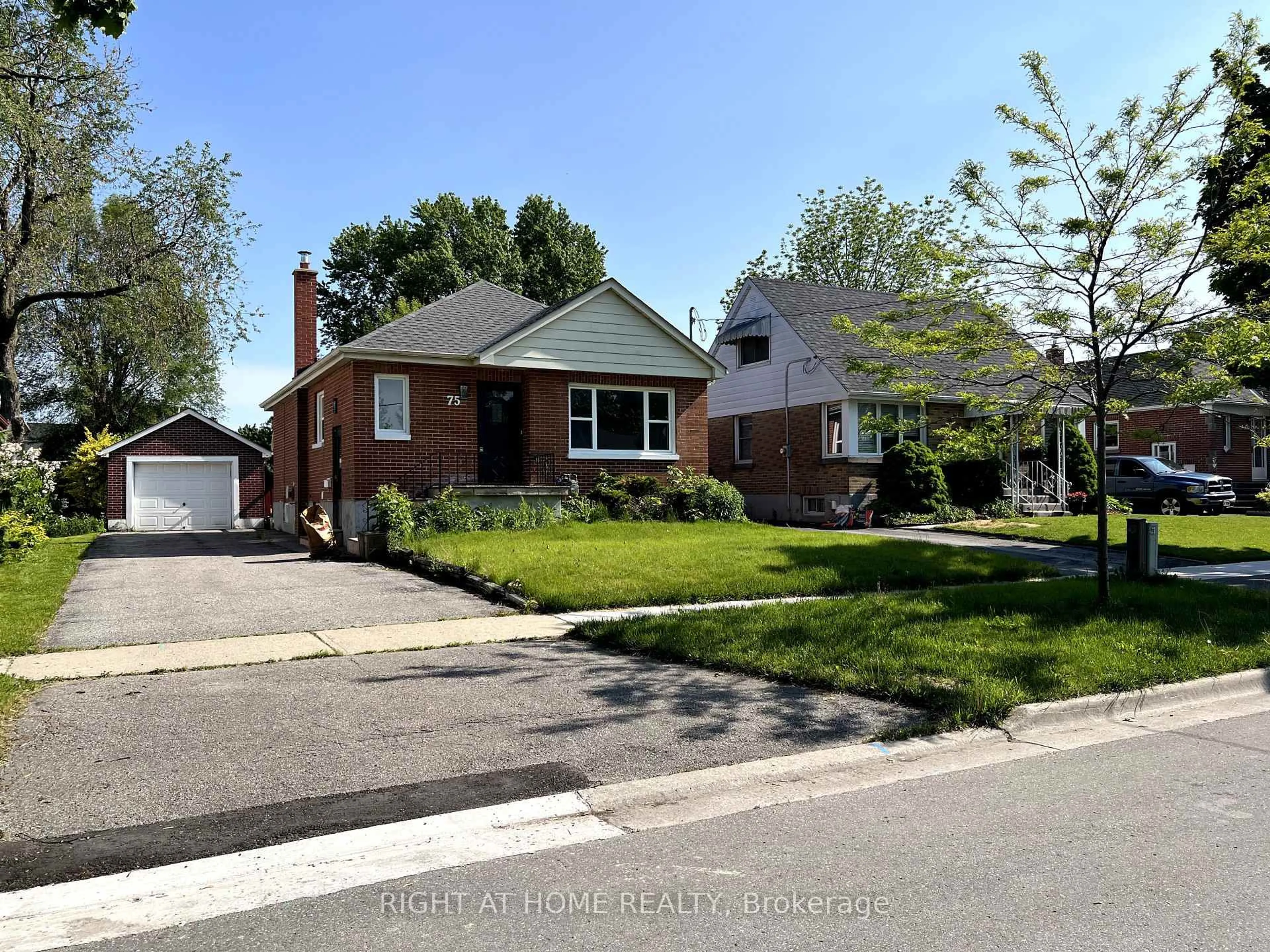 Home with brick exterior material, street for 75 Pontiac Ave, Oshawa Ontario L1G 3M1