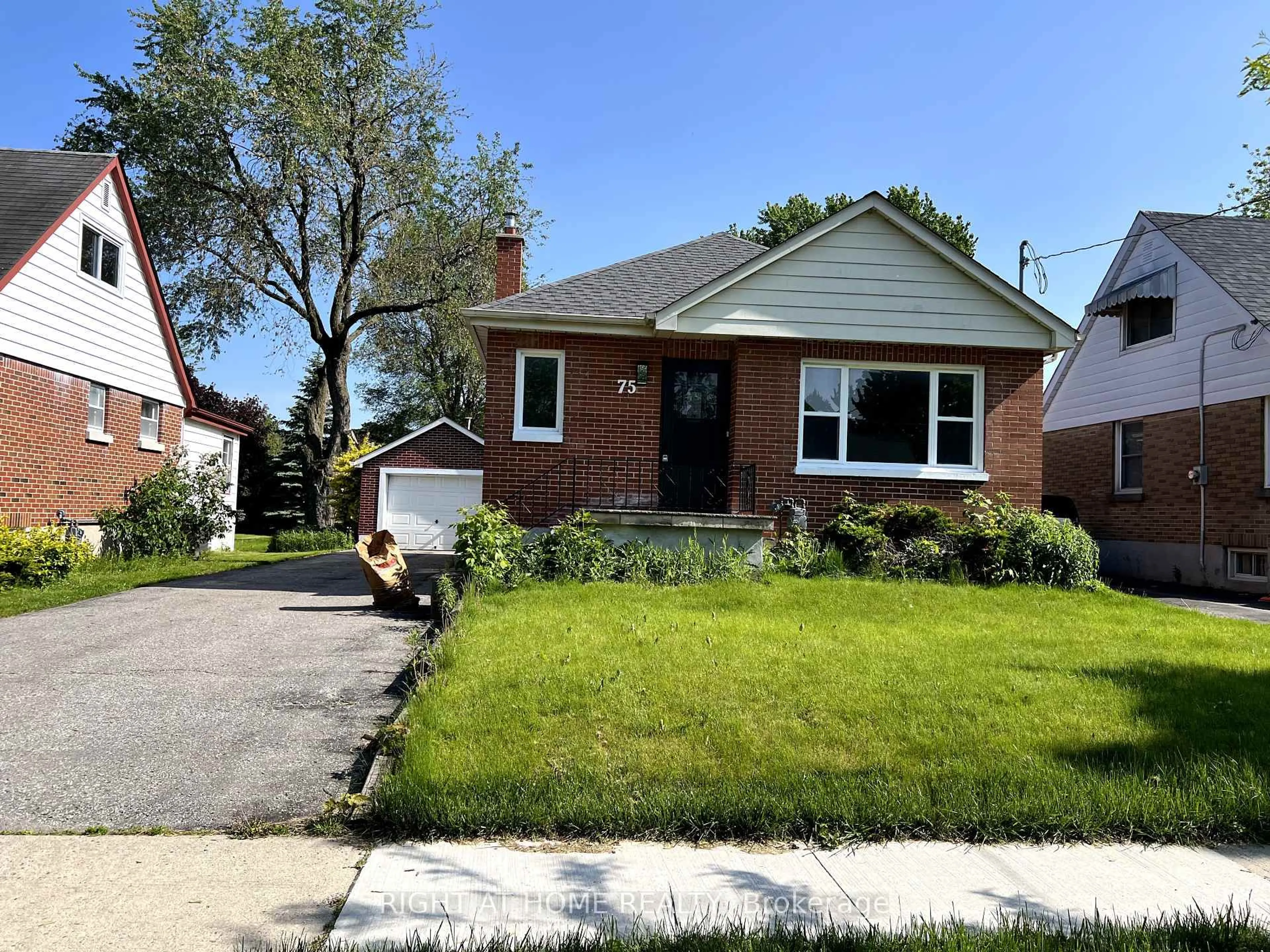 Home with brick exterior material, street for 75 Pontiac Ave, Oshawa Ontario L1G 3M1