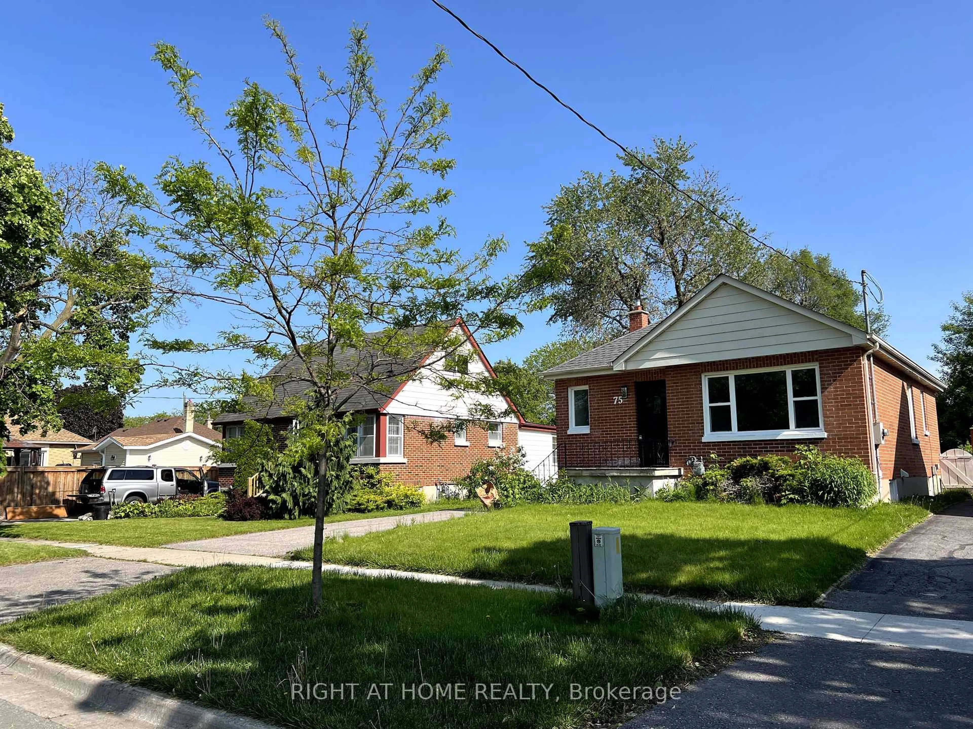 A pic from outside/outdoor area/front of a property/back of a property/a pic from drone, street for 75 Pontiac Ave, Oshawa Ontario L1G 3M1