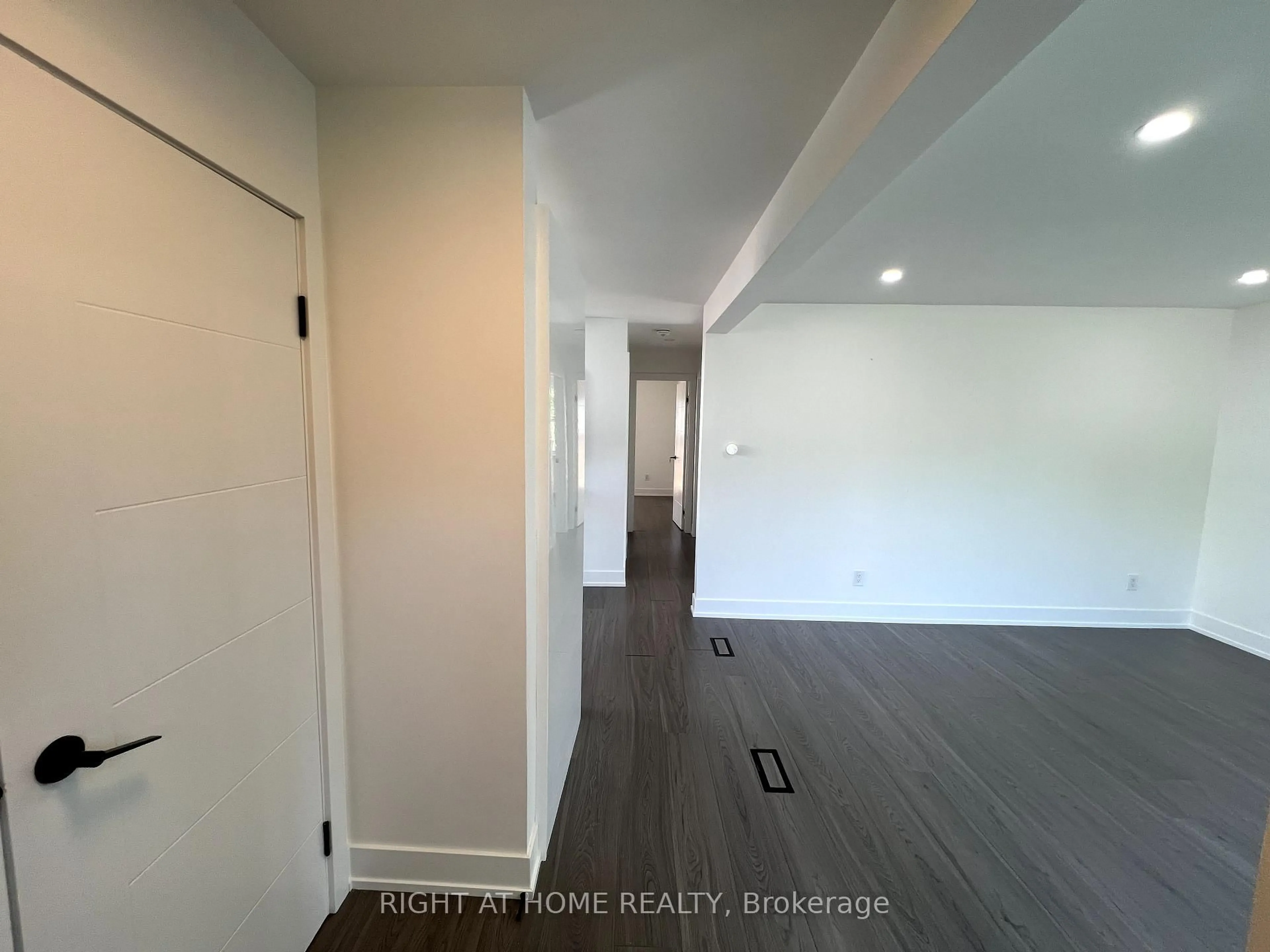 A pic of a room for 75 Pontiac Ave, Oshawa Ontario L1G 3M1