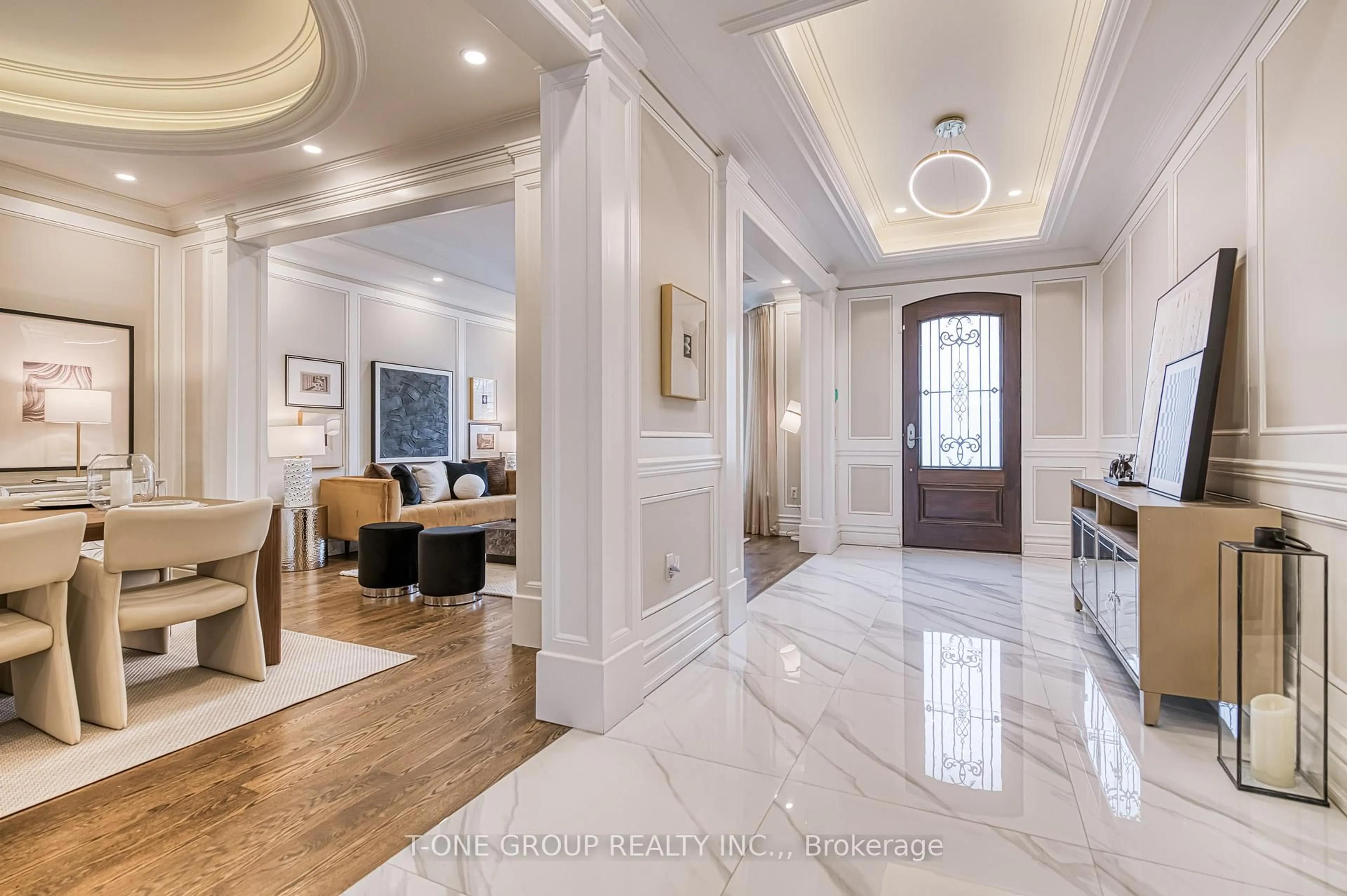 Indoor entryway for 63 Fishleigh Dr, Toronto Ontario M1N 1H3