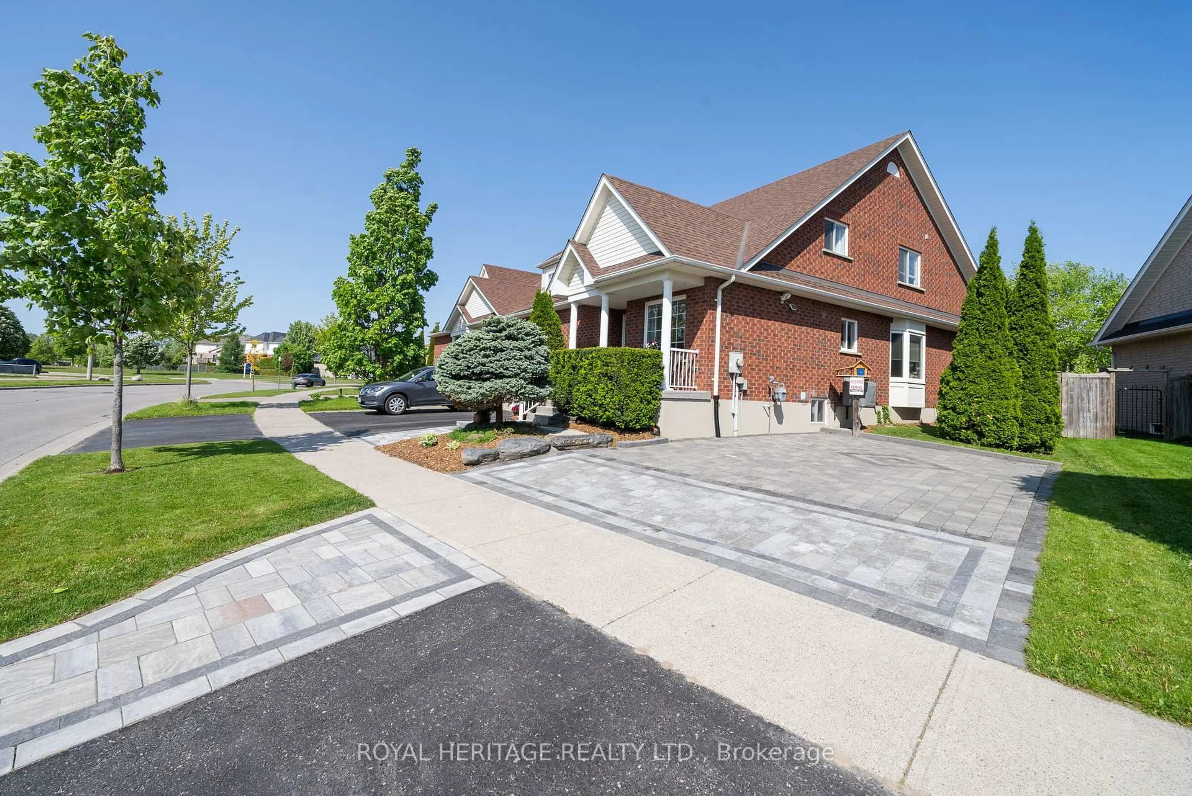 A pic from outside/outdoor area/front of a property/back of a property/a pic from drone, street for 1100 Ormond Dr, Oshawa Ontario L1K 2Z6