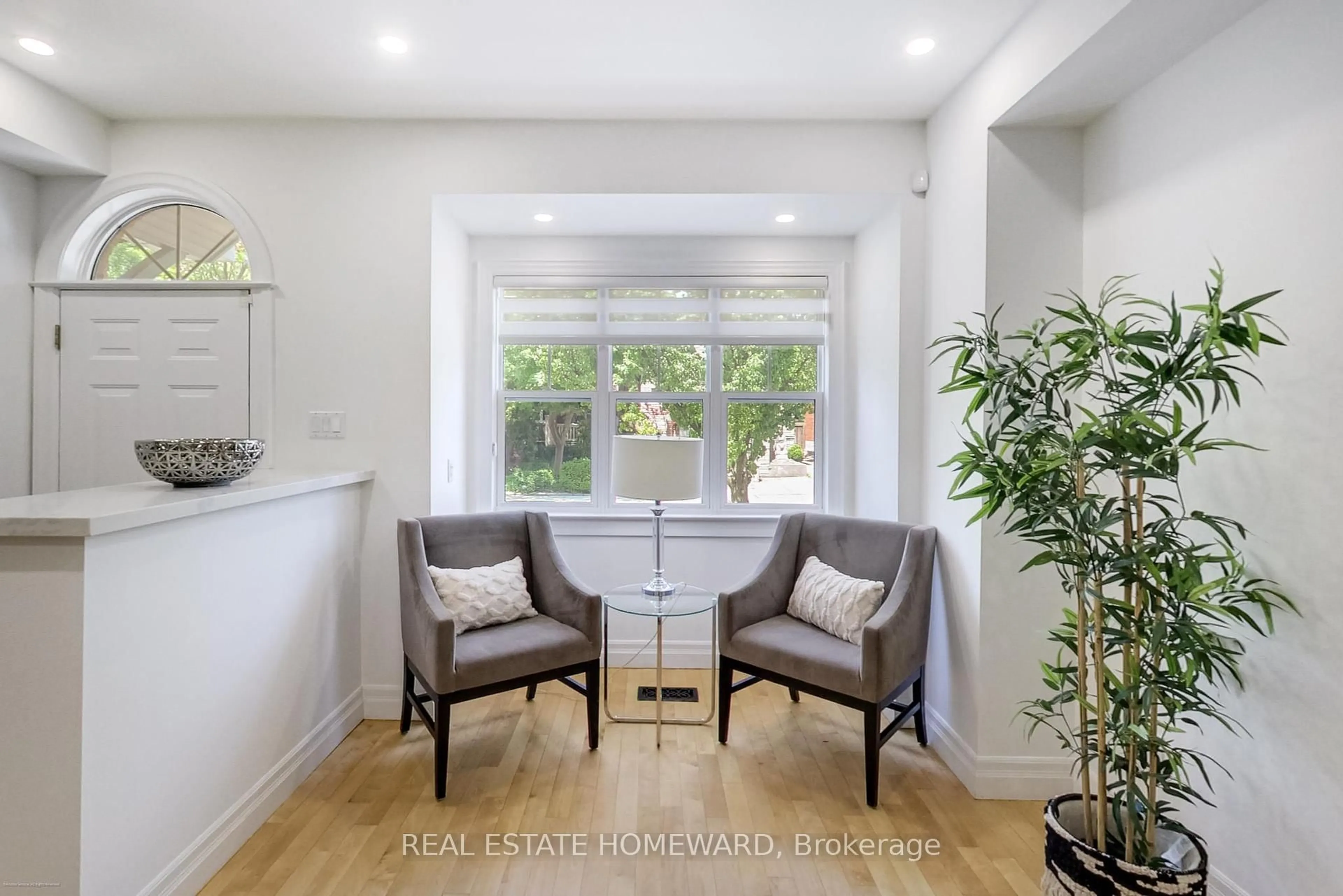 Indoor entryway for 83A Swanwick Ave, Toronto Ontario M4E 1Z6
