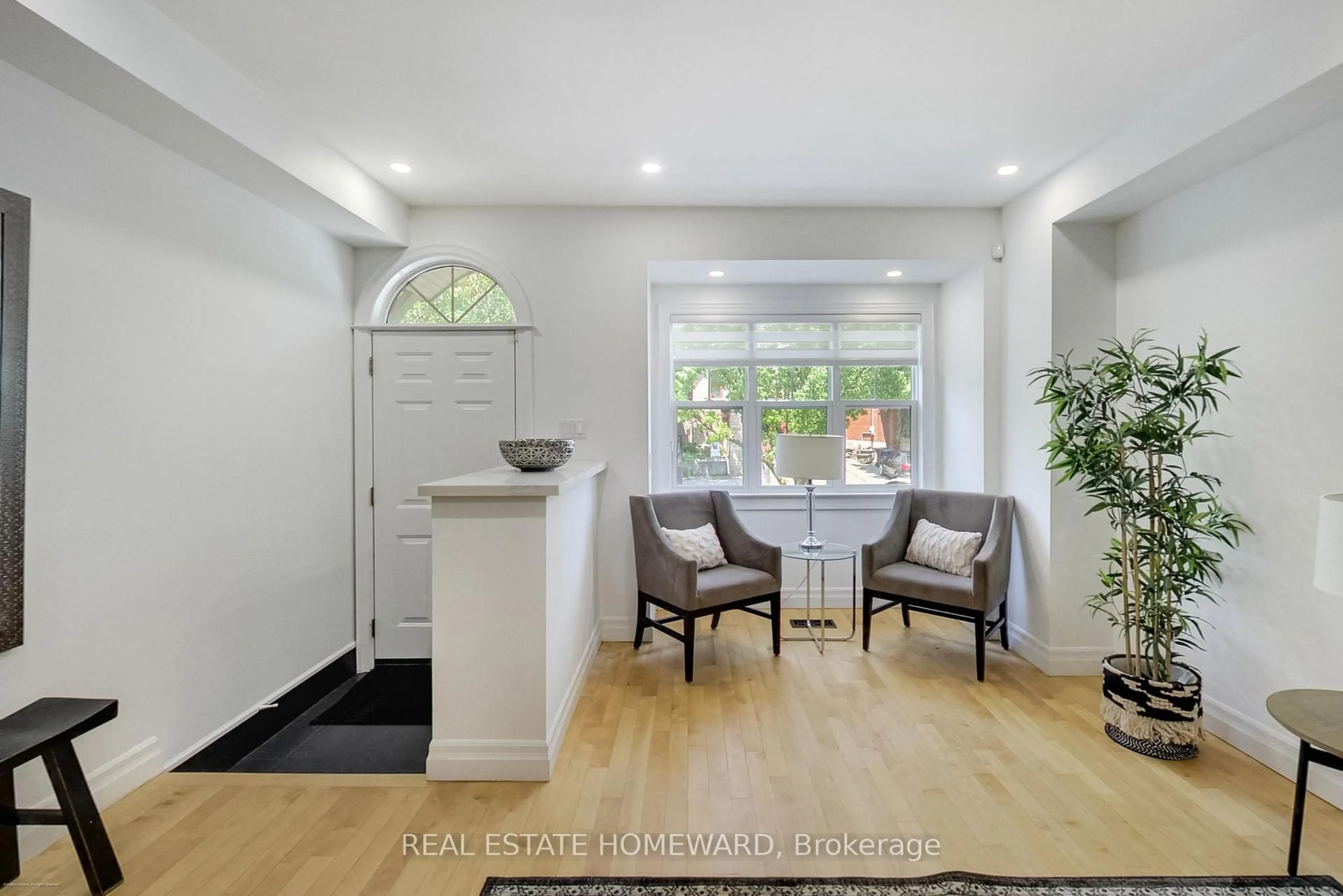 Indoor entryway for 83A Swanwick Ave, Toronto Ontario M4E 1Z6