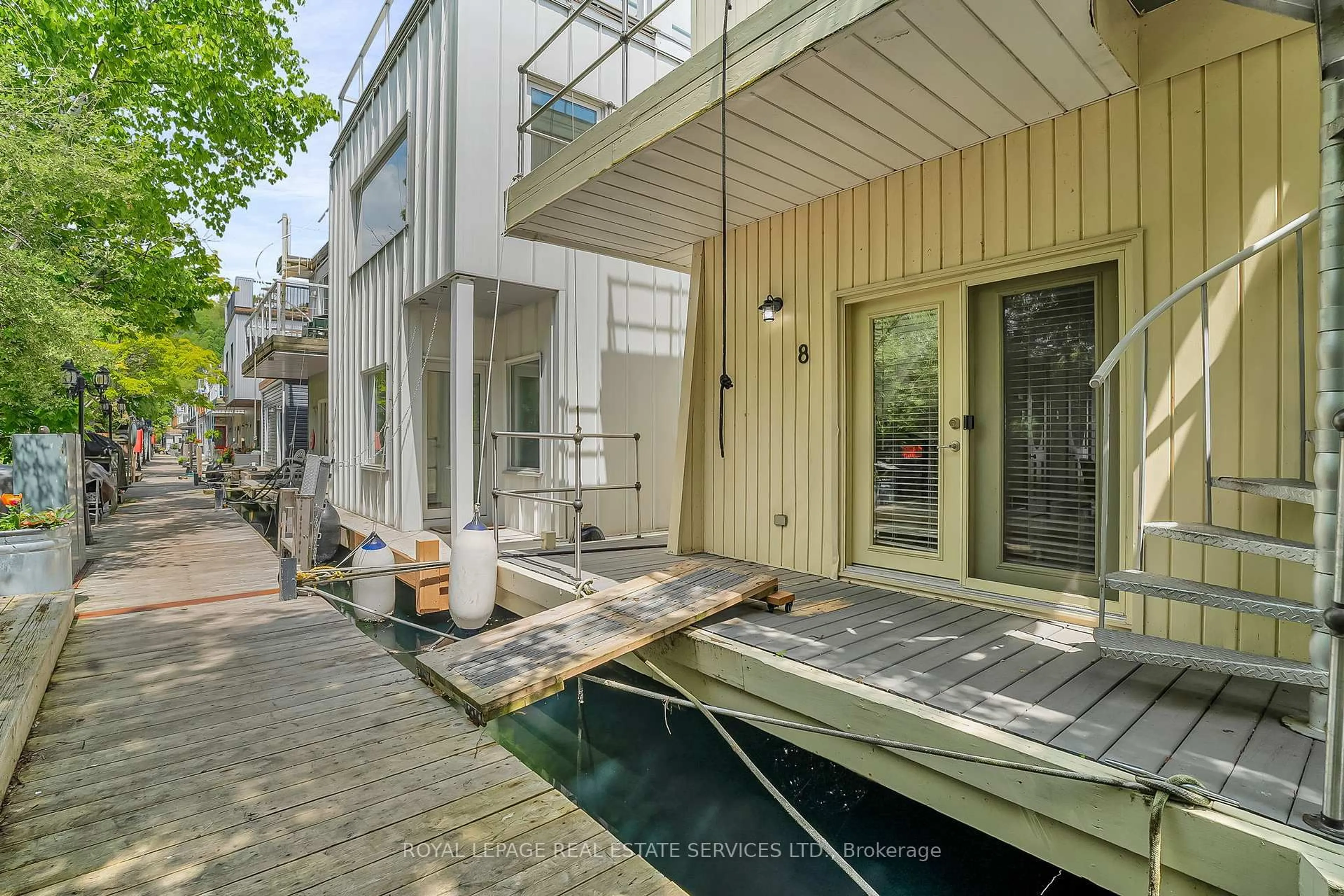 Patio, street for 7 Brimley Rd #8, Toronto Ontario M1M 3W3