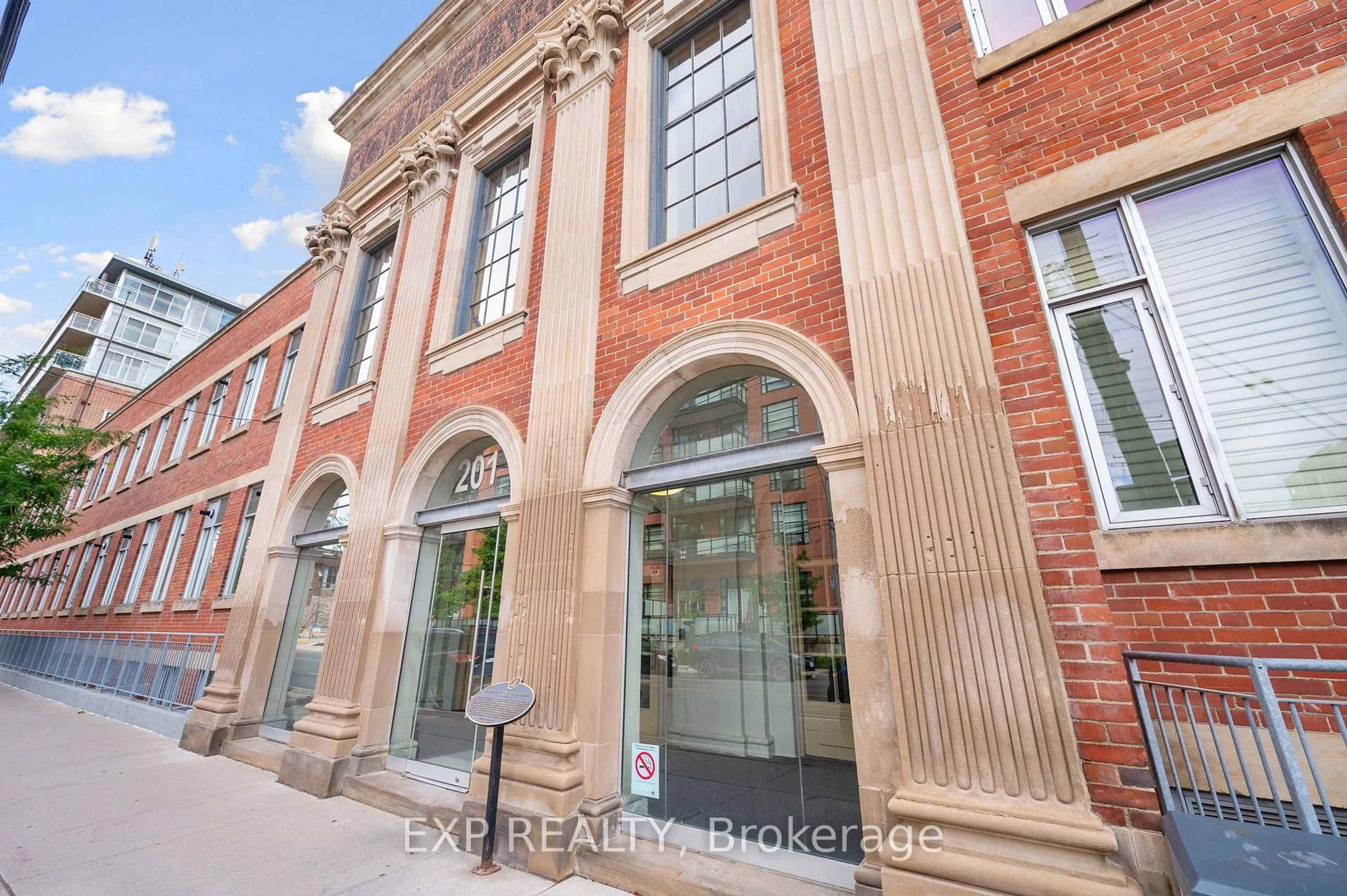 Indoor foyer for 201 Carlaw Ave #608, Toronto Ontario M4M 2S3