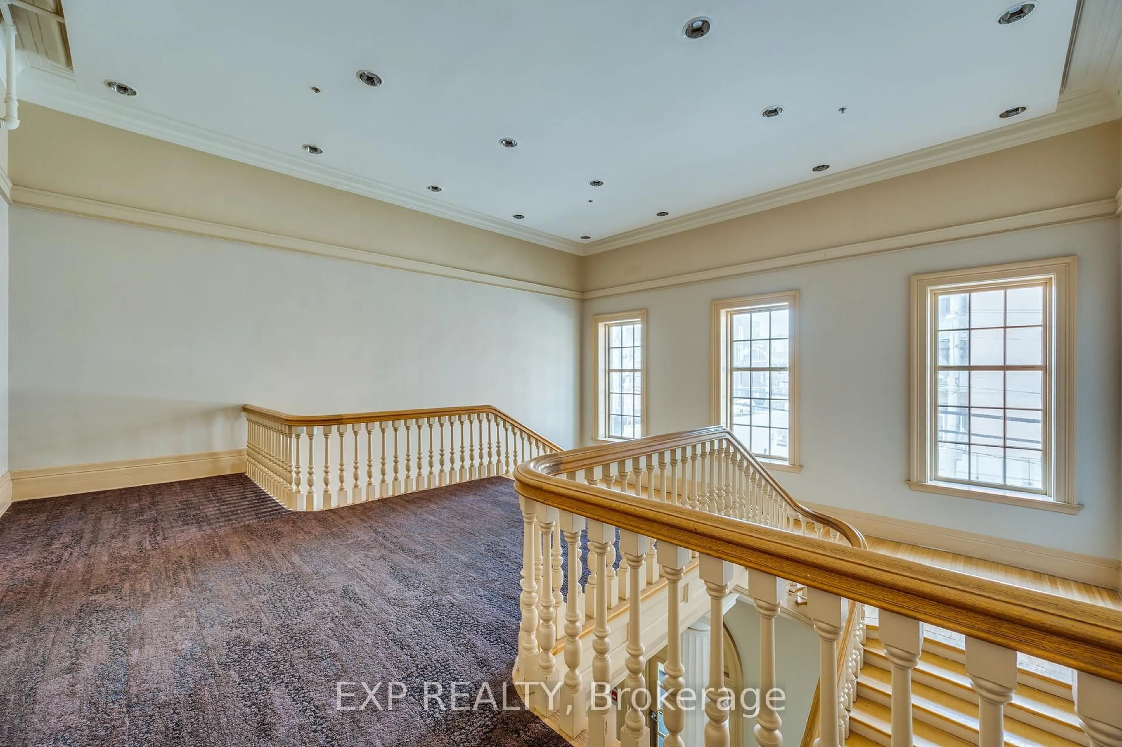Indoor foyer for 201 Carlaw Ave #608, Toronto Ontario M4M 2S3