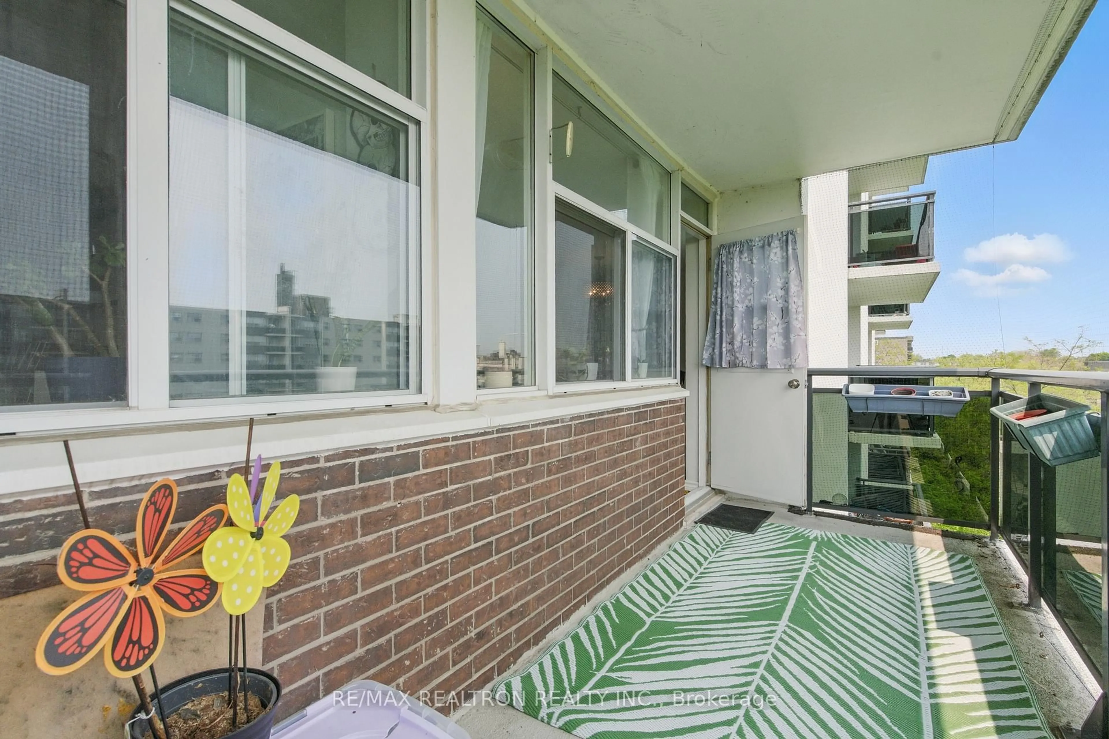 Patio, street for 2245 Eglinton Ave #706, Toronto Ontario M1K 2N3