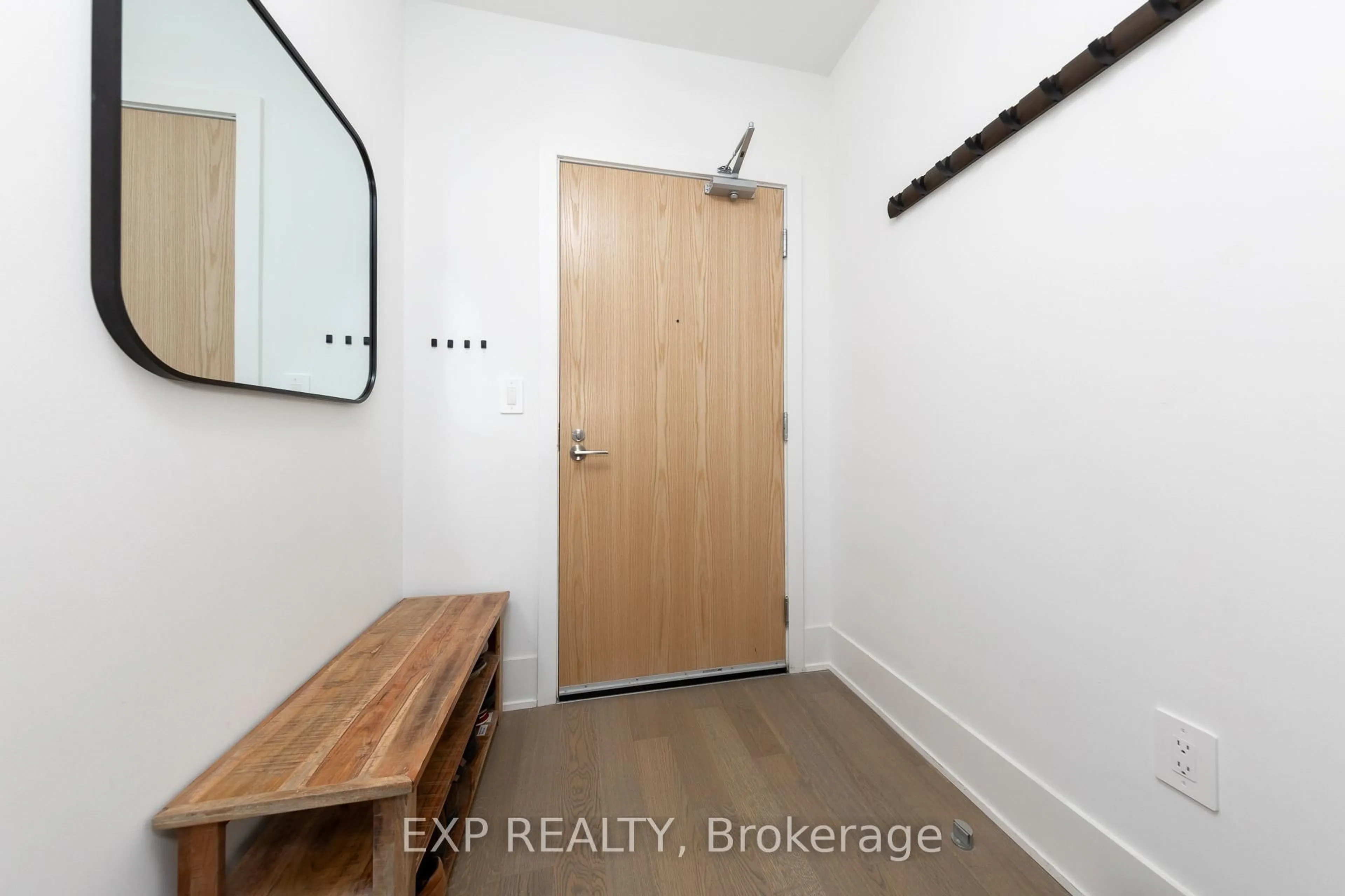 Indoor entryway for 495 Logan Ave #201, Toronto Ontario M4K 0A5