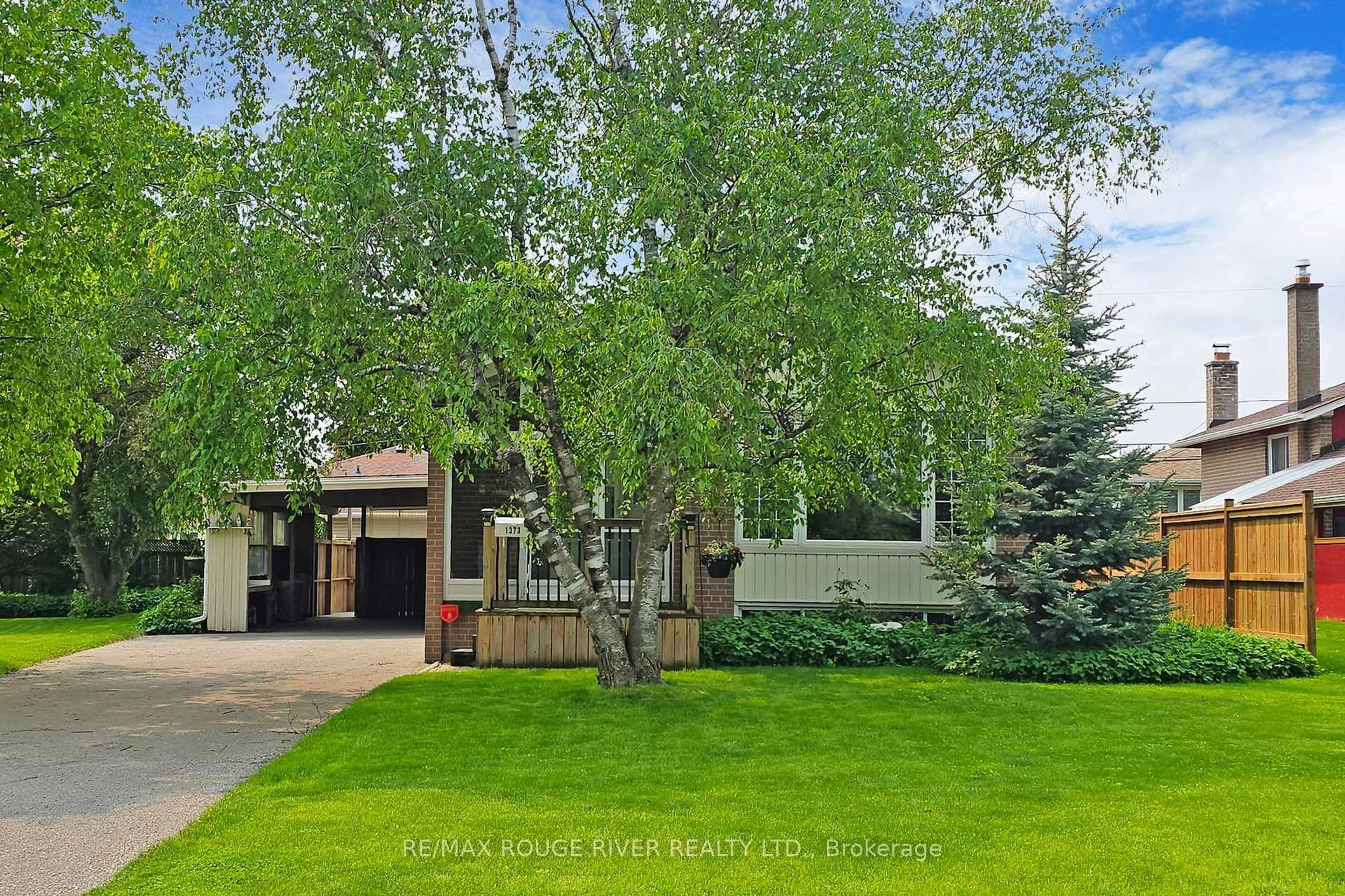 Unknown for 1373 Poprad Ave, Pickering Ontario L1W 1L2