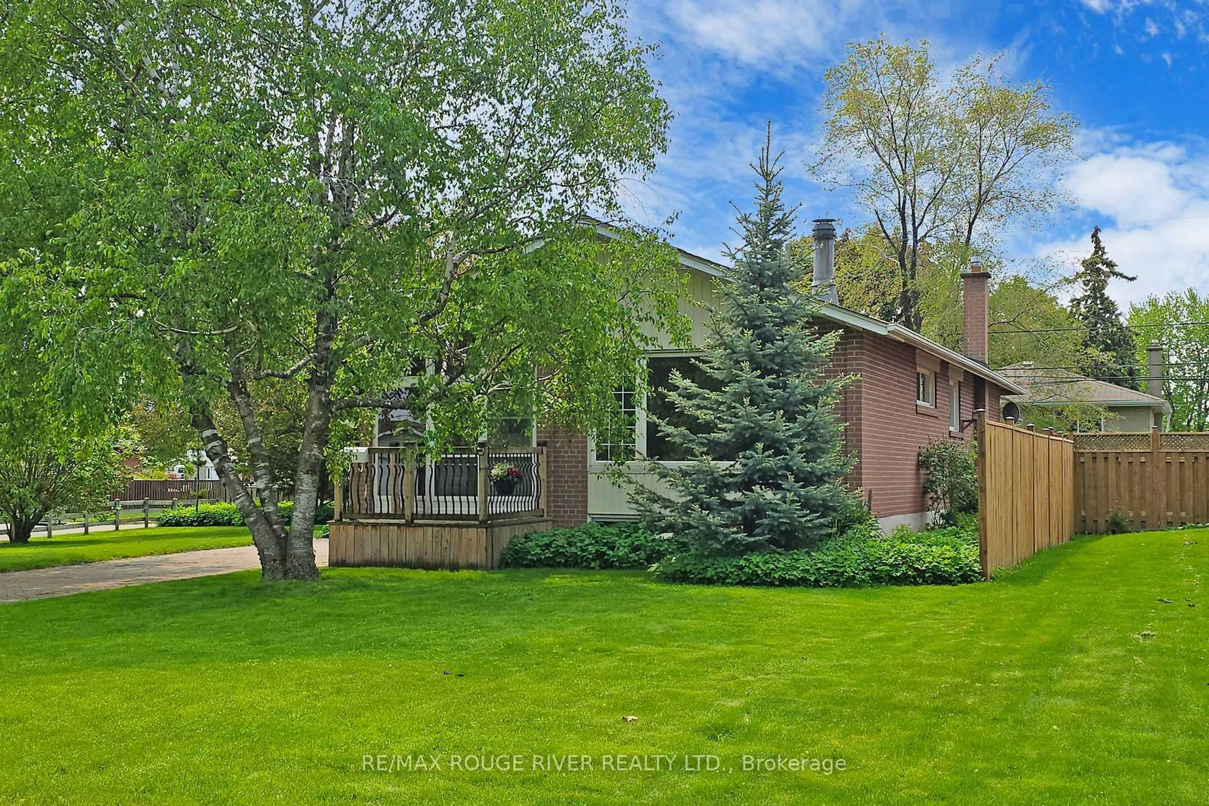 Unknown for 1373 Poprad Ave, Pickering Ontario L1W 1L2