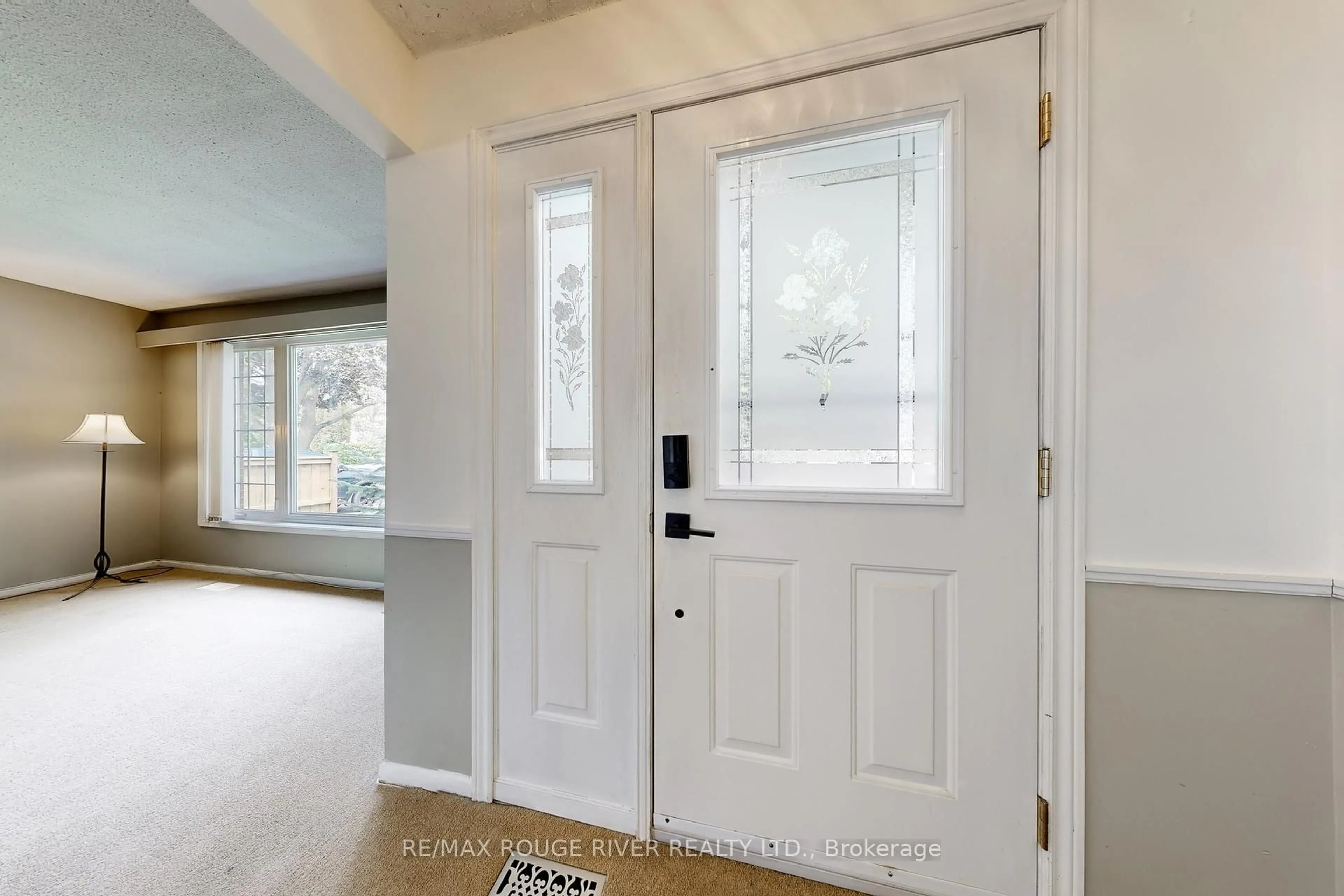 Indoor entryway for 1373 Poprad Ave, Pickering Ontario L1W 1L2