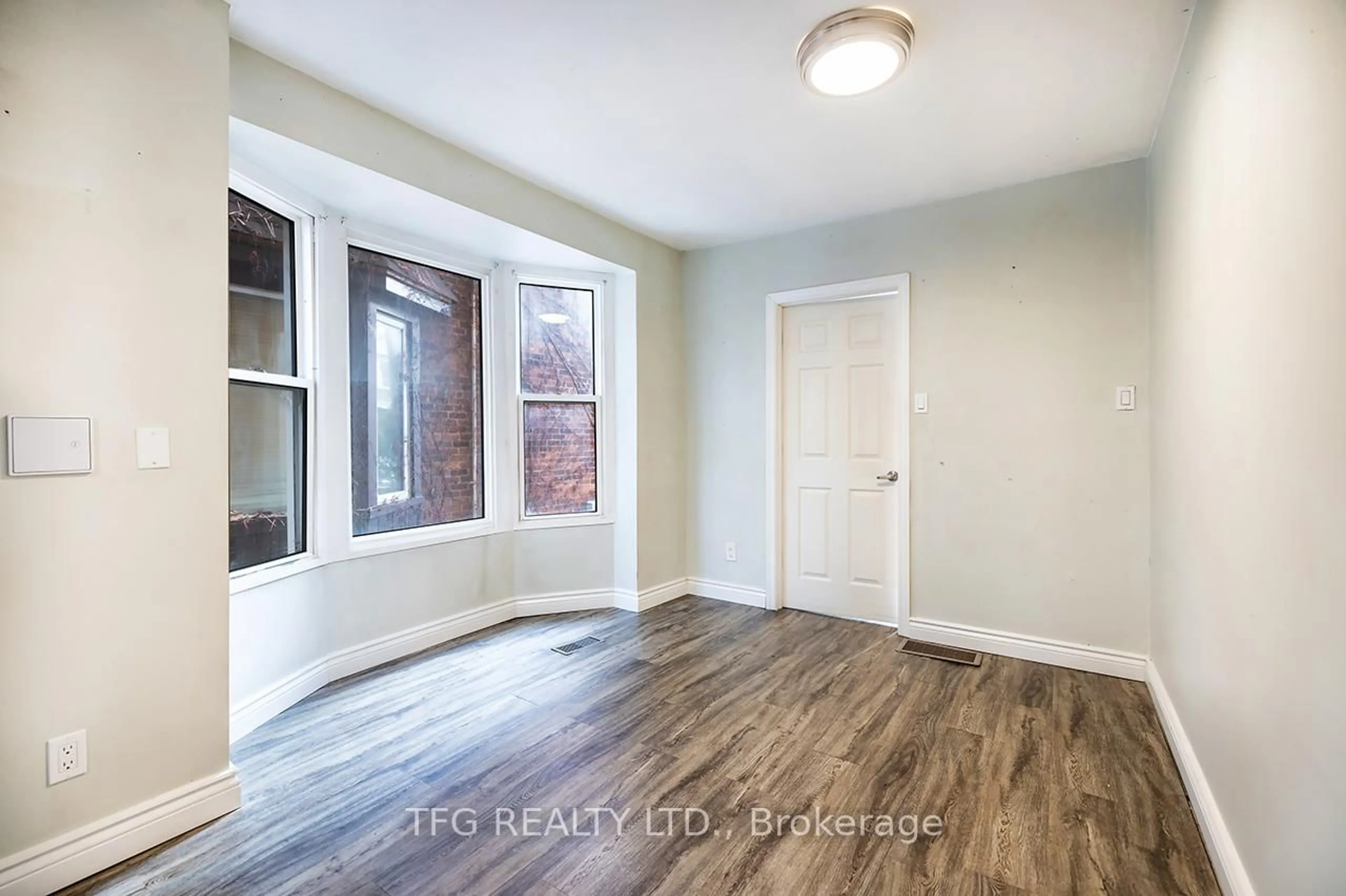 A pic of a room for 283 Jarvis St, Oshawa Ontario L1G 5K8