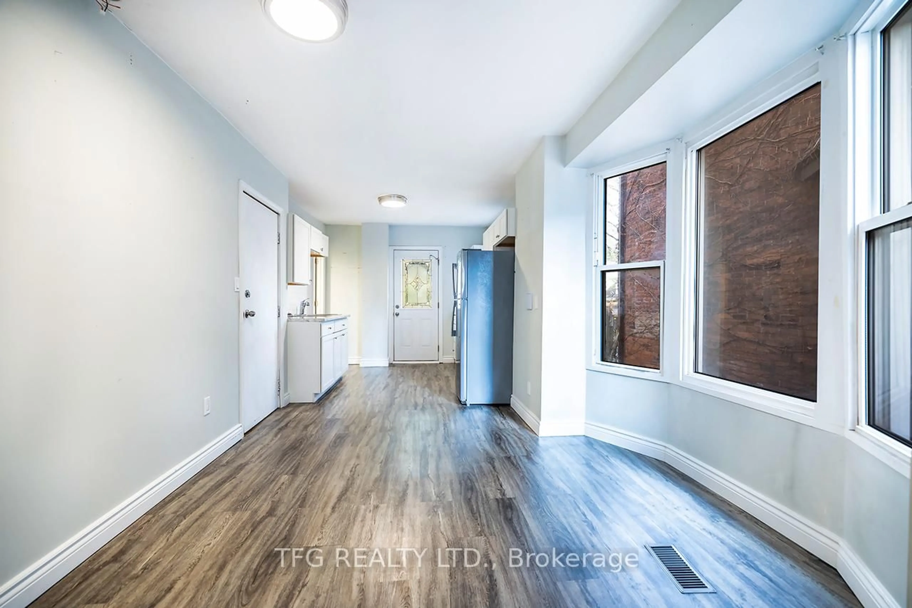 Unknown for 283 Jarvis St, Oshawa Ontario L1G 5K8