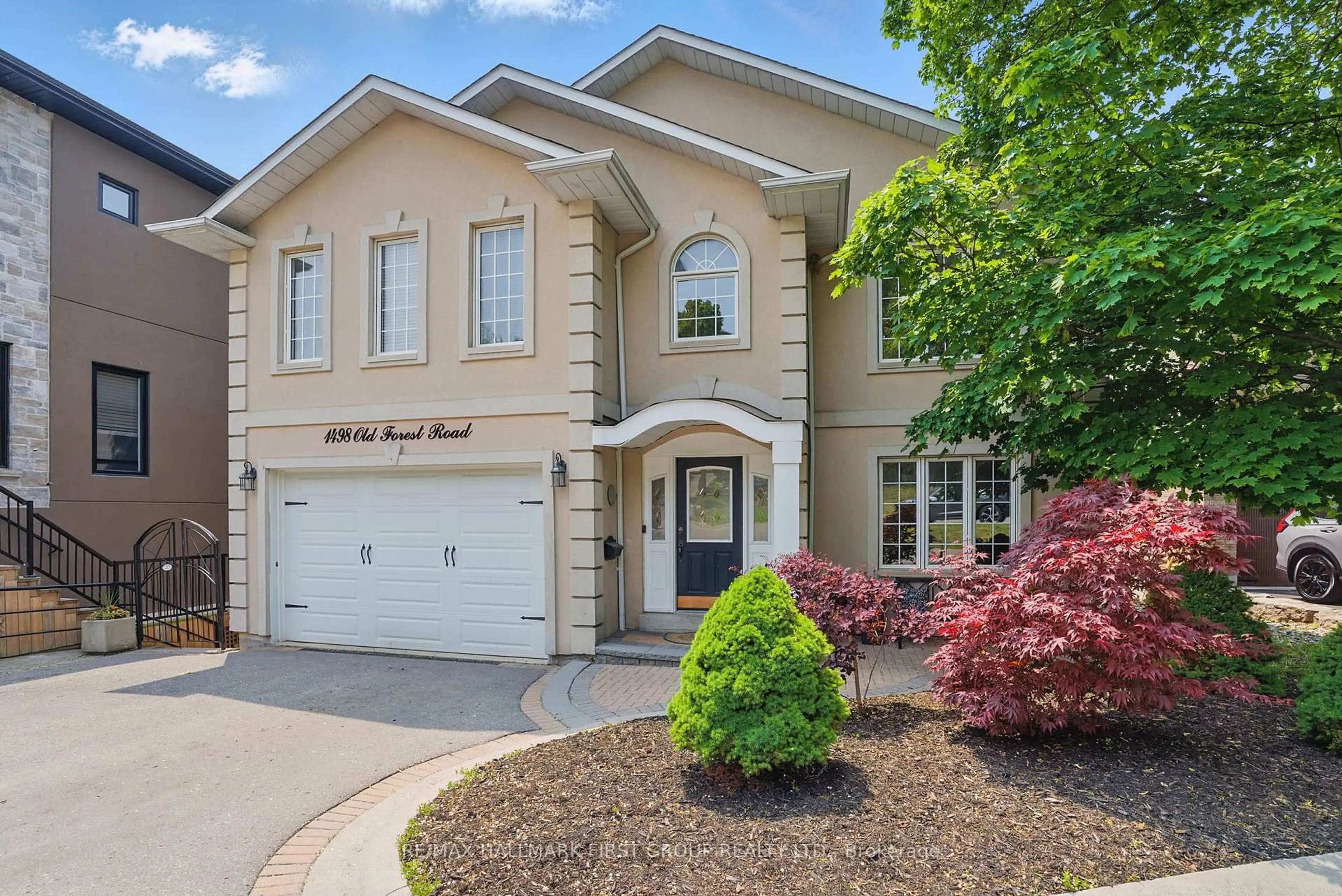 Home with vinyl exterior material, street for 1498 Old Forest Rd, Pickering Ontario L1V 1P1