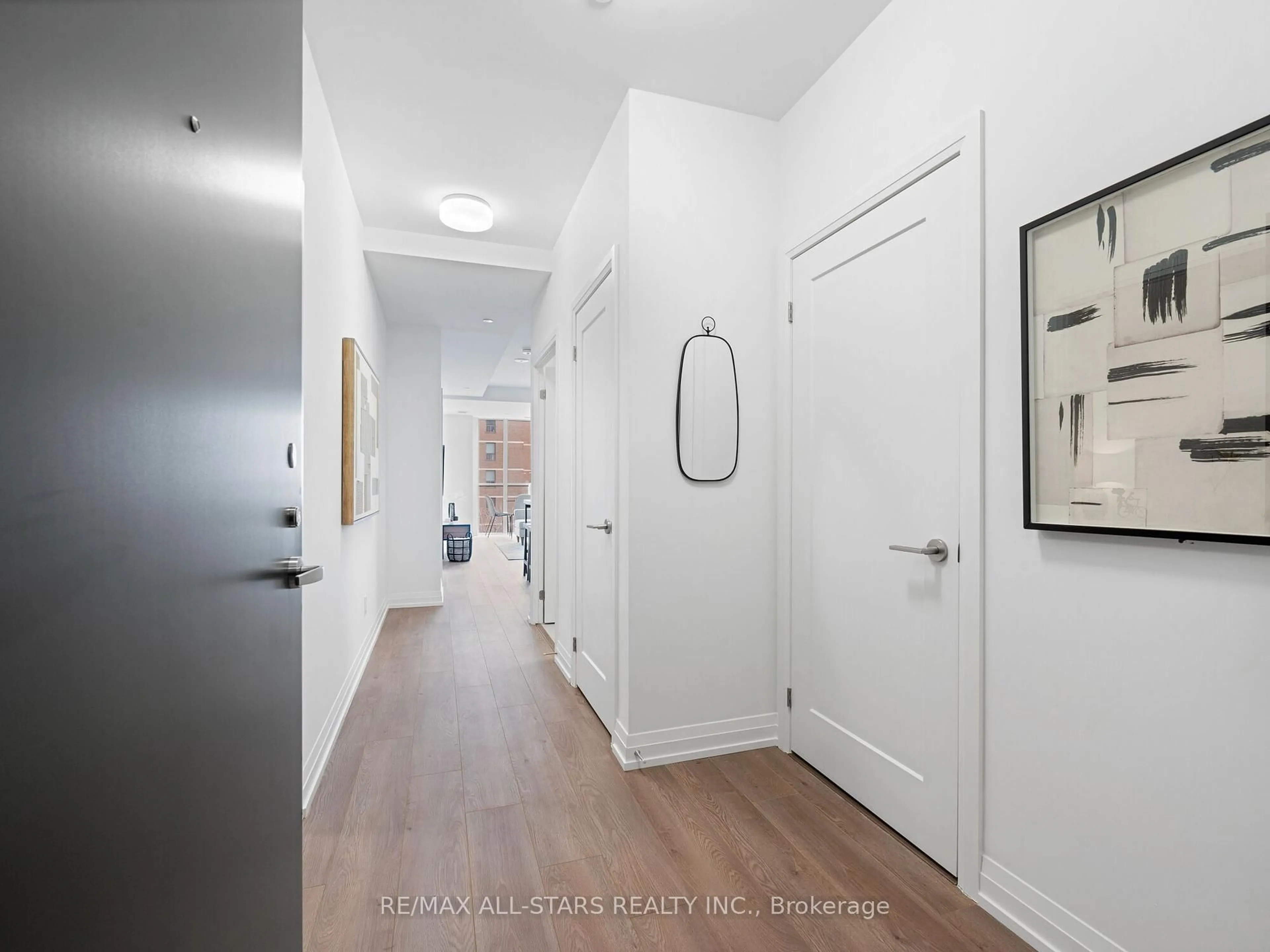 Indoor entryway for 286 Main St #408, Toronto Ontario M4C 0B3