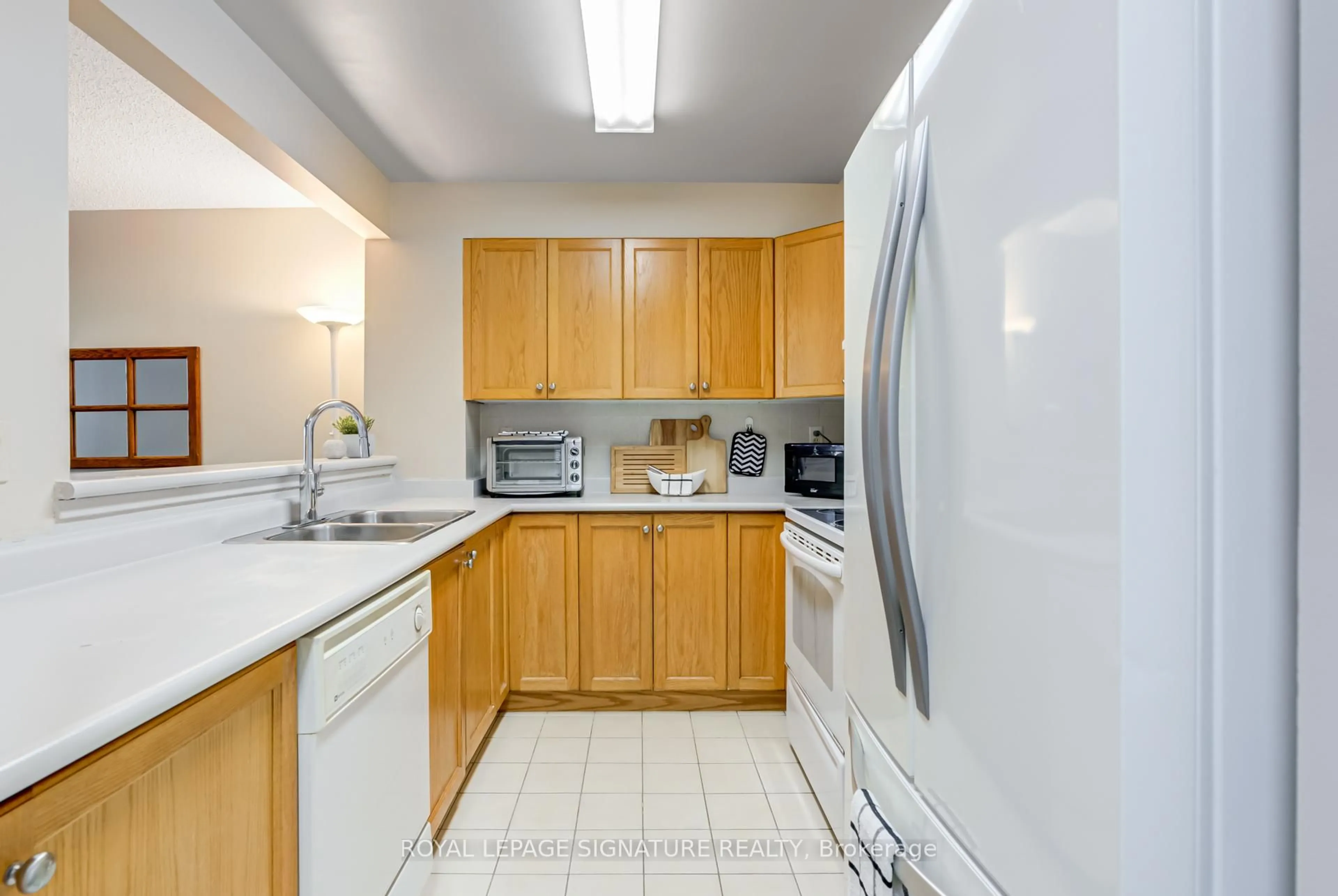 Standard kitchen, unknown for 400 McLevin Ave #102, Toronto Ontario M1B 5J4