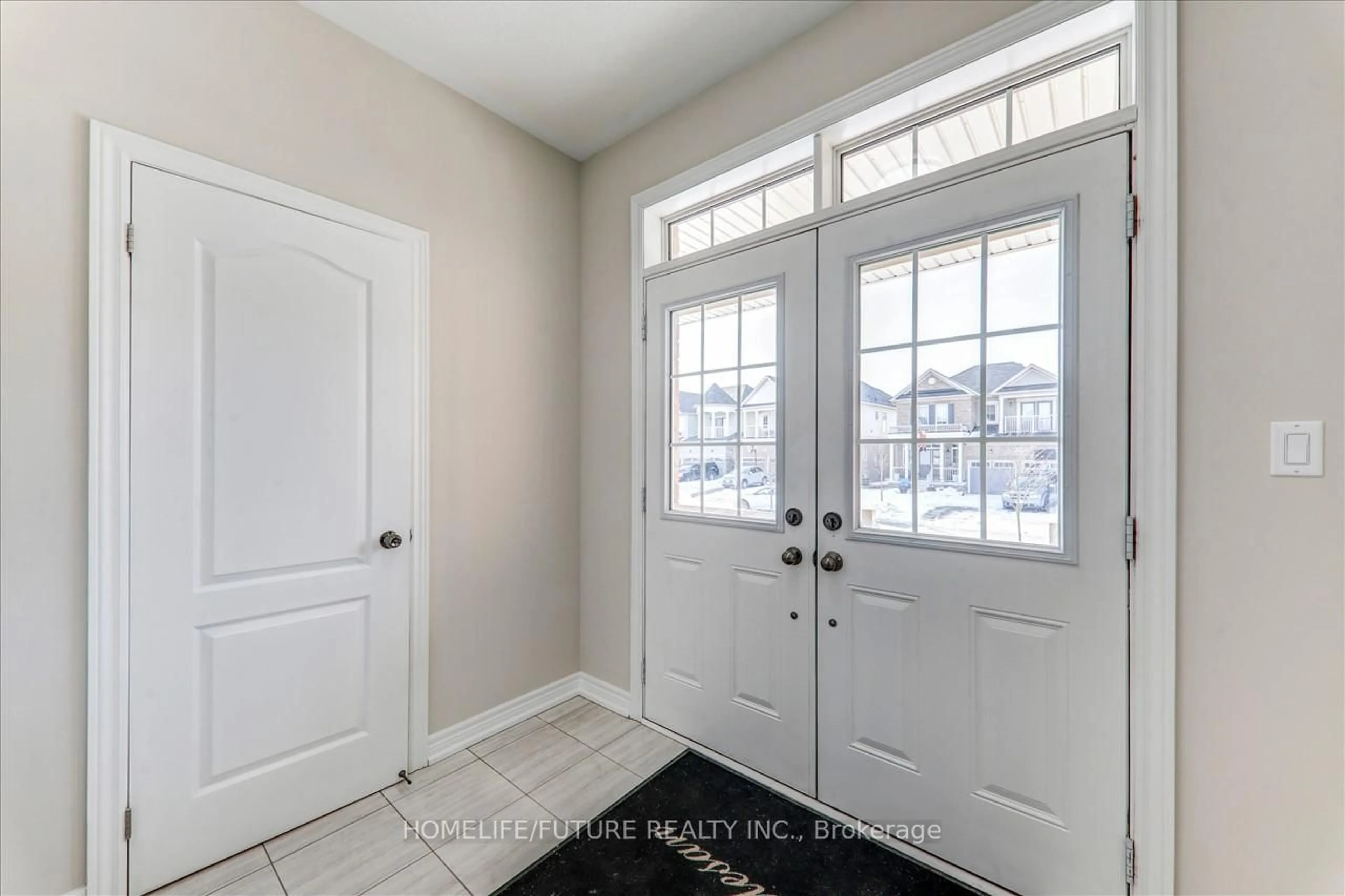Indoor entryway for 96 William Fair Dr, Clarington Ontario L1C 3K2