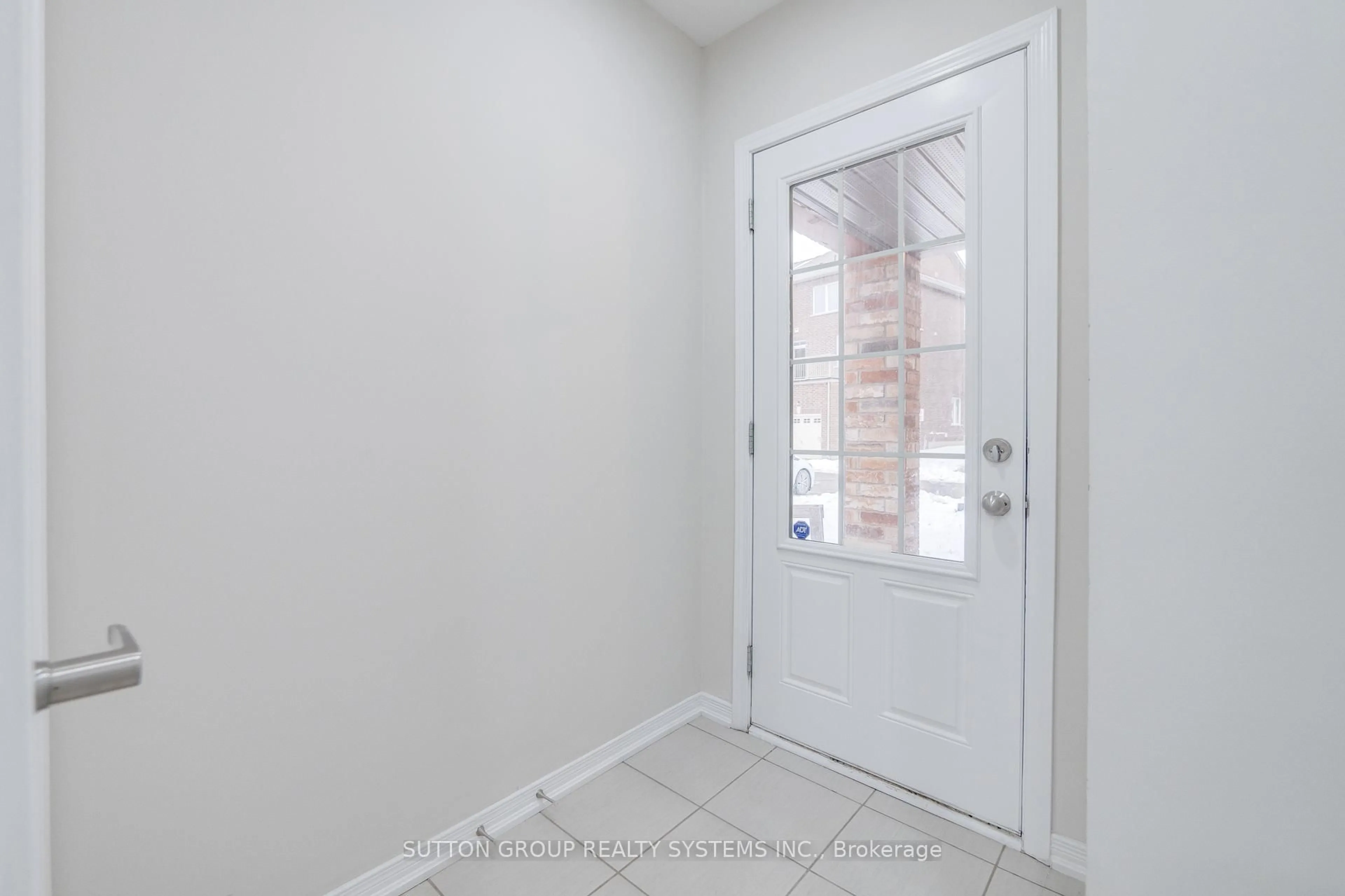 Indoor entryway for 1373 Salem Rd, Ajax Ontario L1Z 0R9