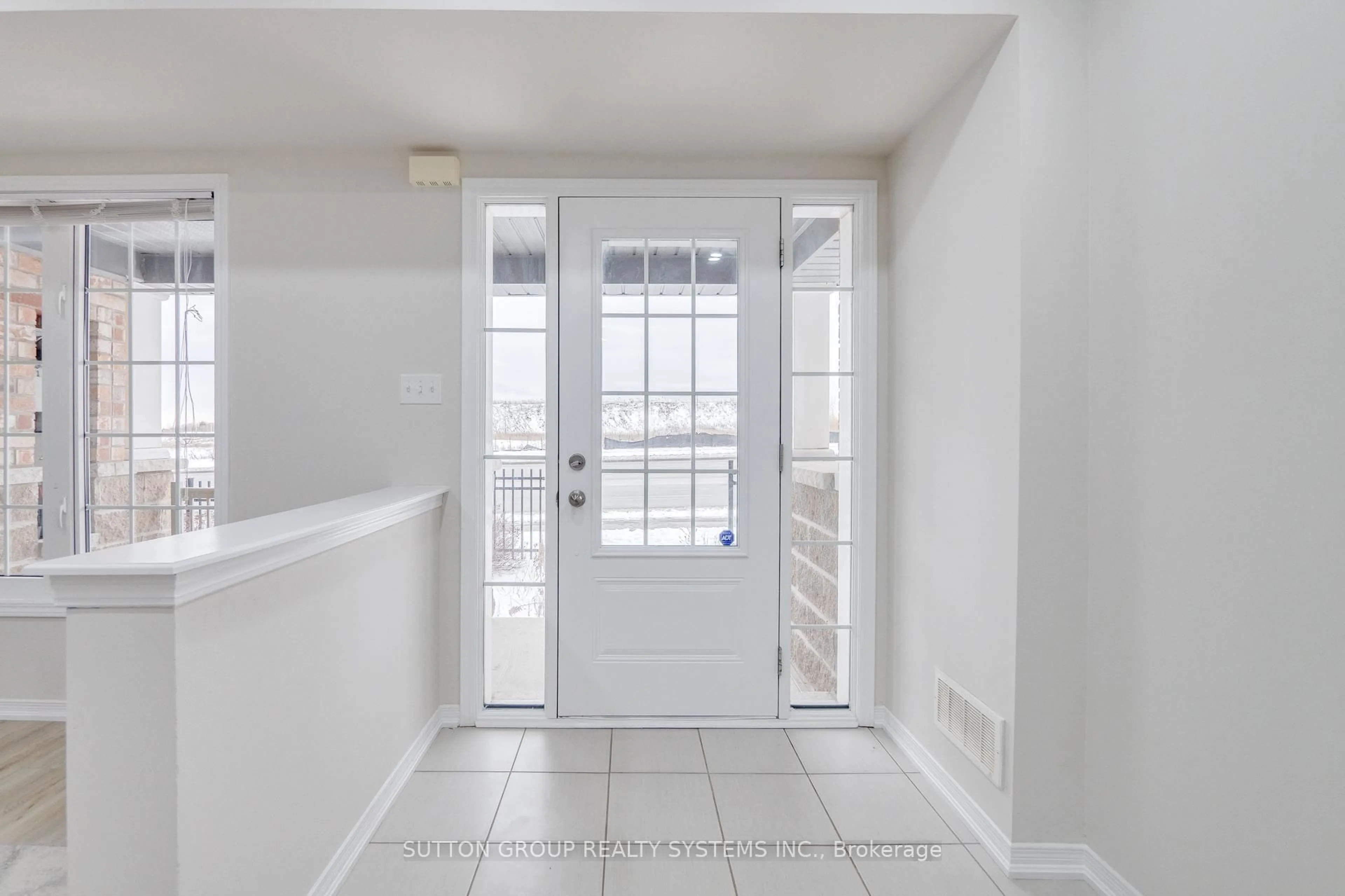 Indoor entryway for 1373 Salem Rd, Ajax Ontario L1Z 0R9