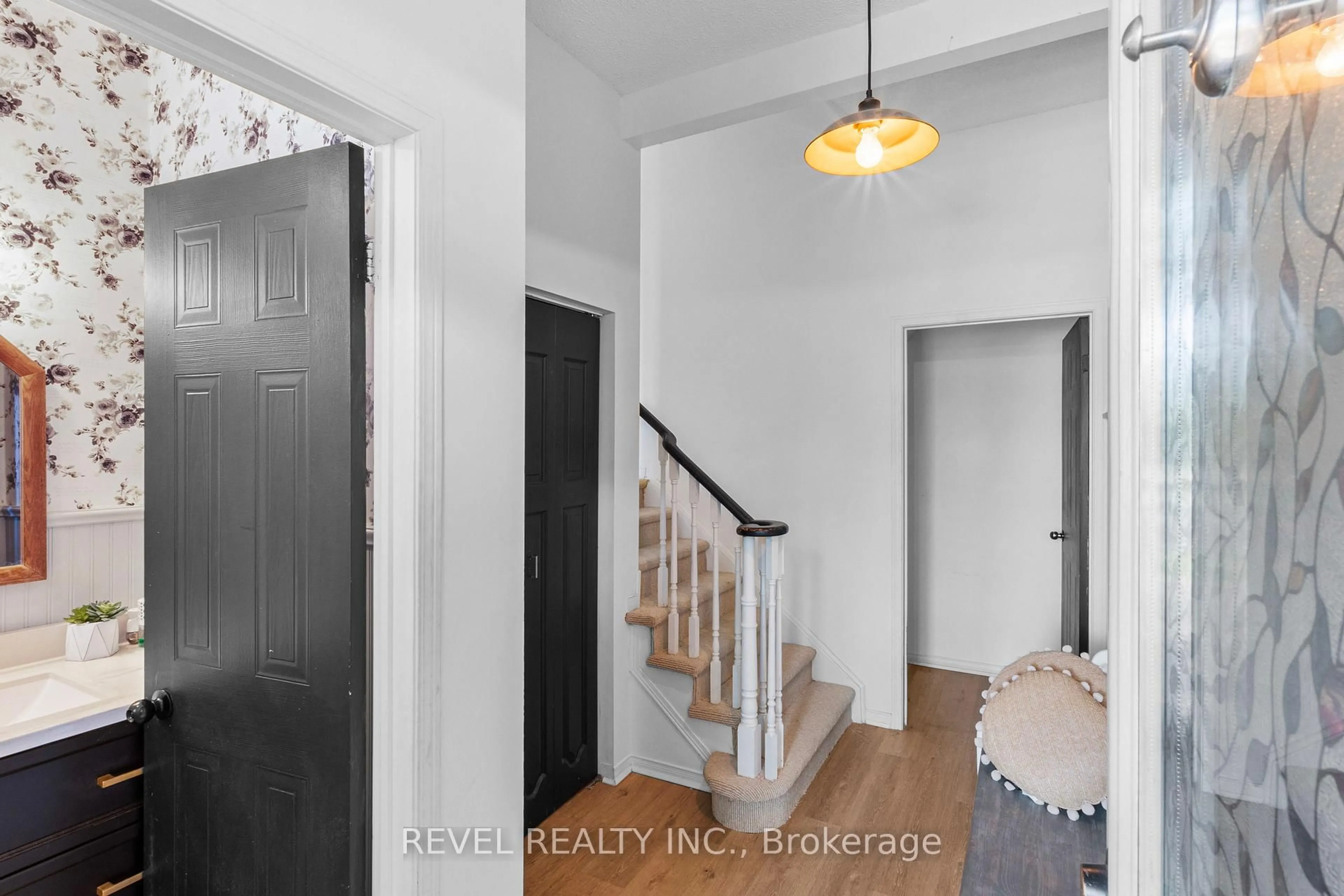 Indoor entryway for 1801 Nichol Ave Ave #7, Whitby Ontario L1N 9K1