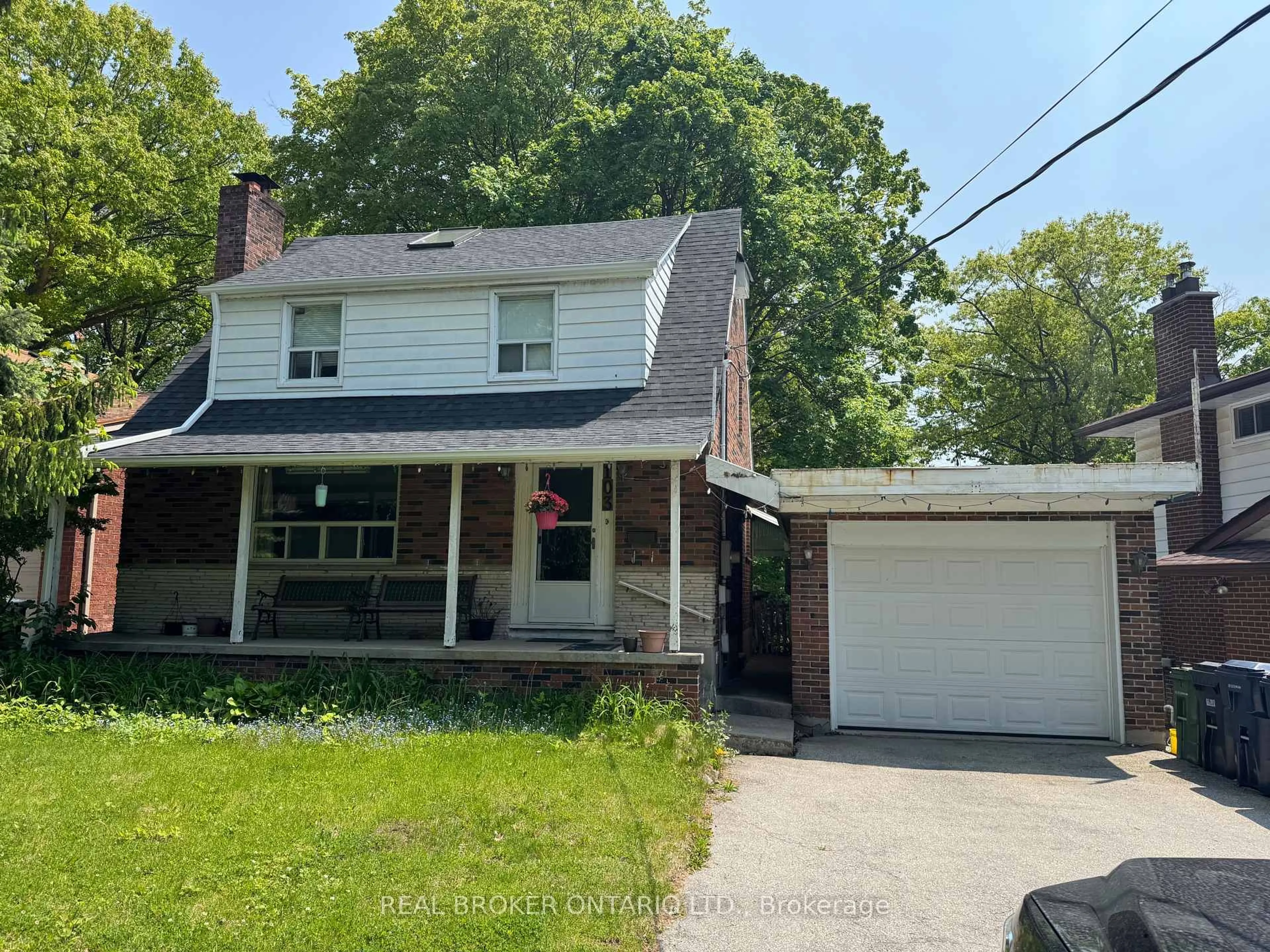 A pic from outside/outdoor area/front of a property/back of a property/a pic from drone, street for 103 Oakridge Dr, Toronto Ontario M1M 2A7
