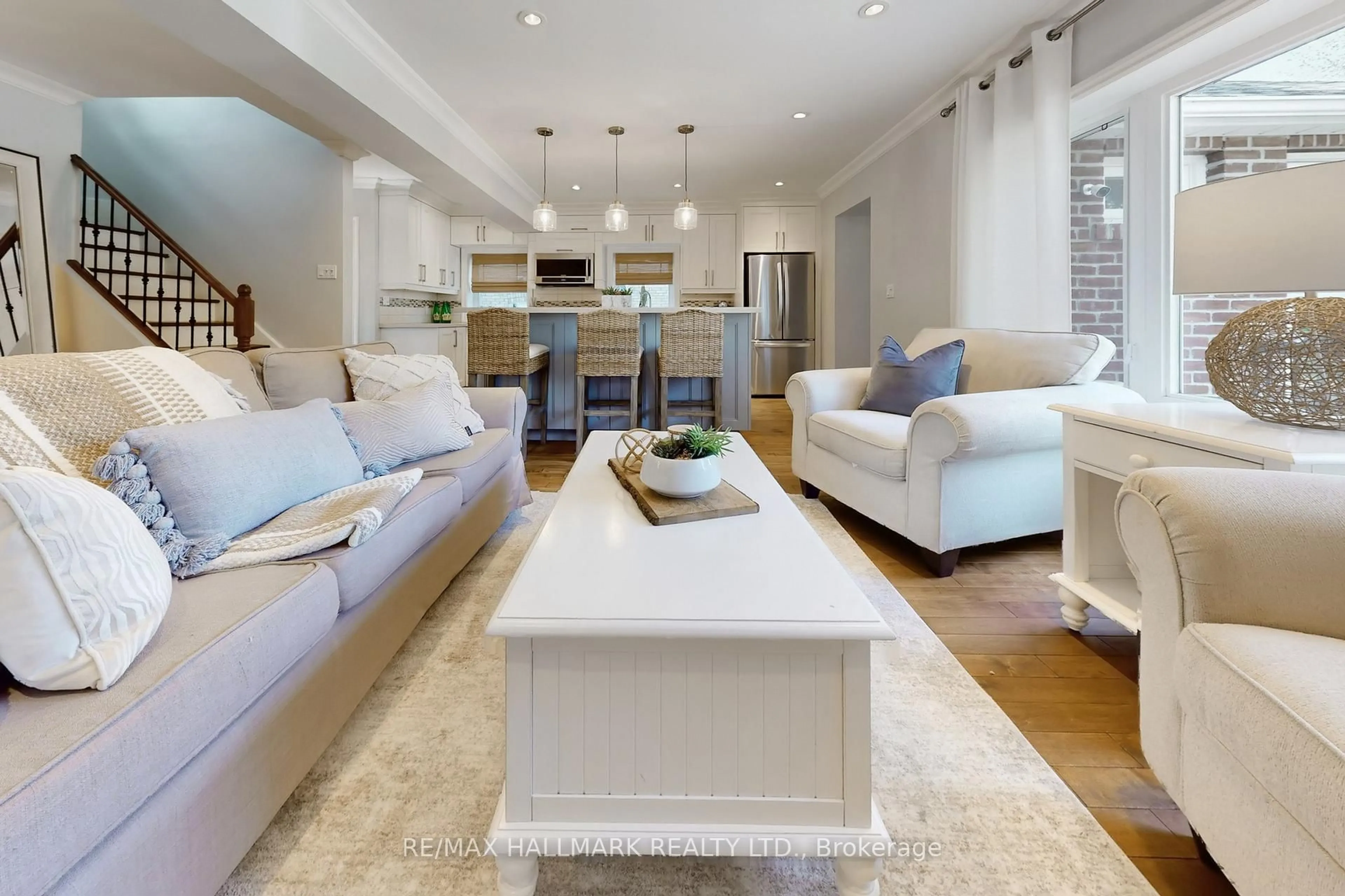 Living room with furniture, unknown for 12 Queensgrove Rd, Toronto Ontario M1N 3A8