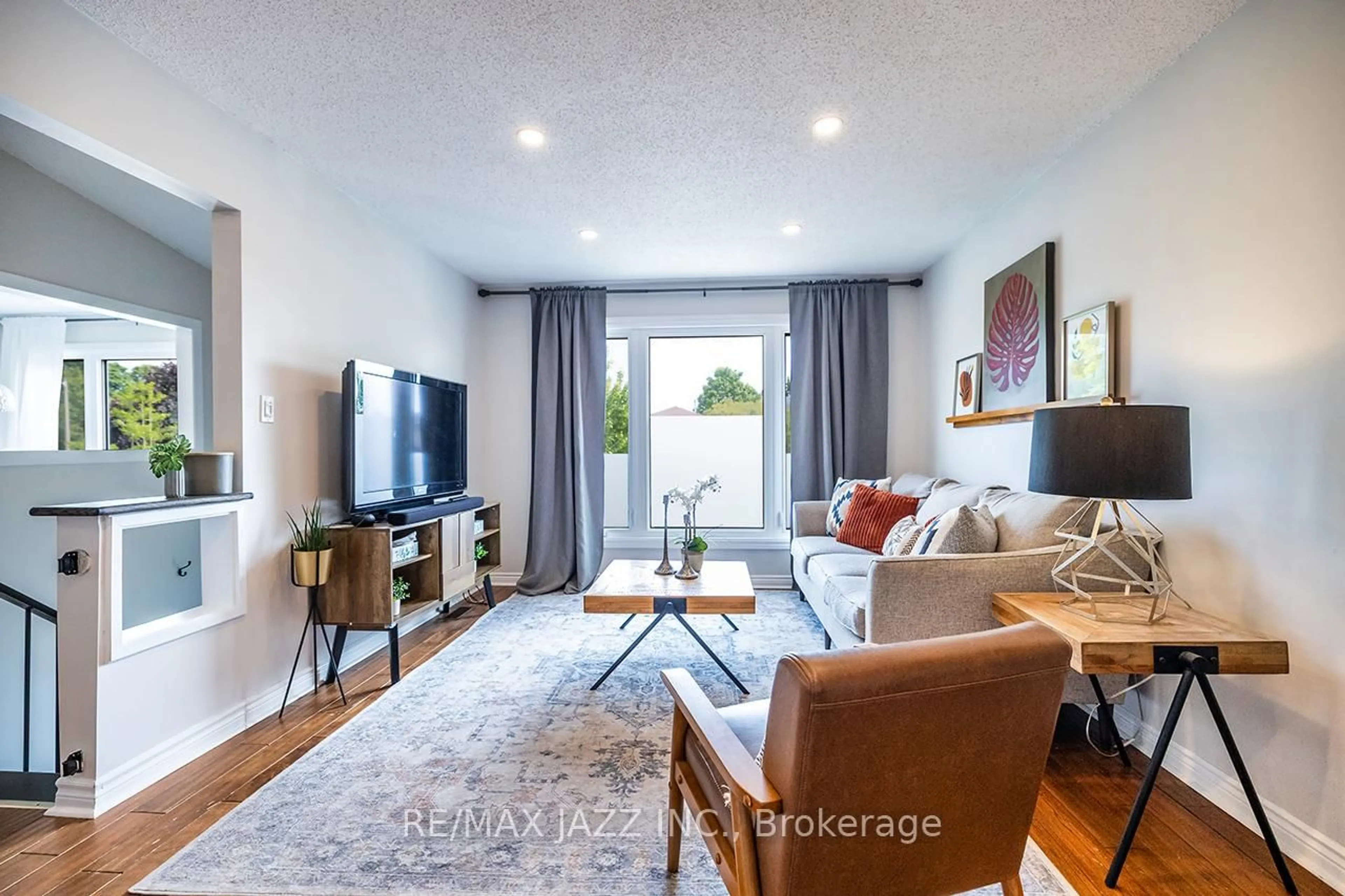 Living room with furniture, unknown for 22 Dunkin Ave, Clarington Ontario L1E 2E3