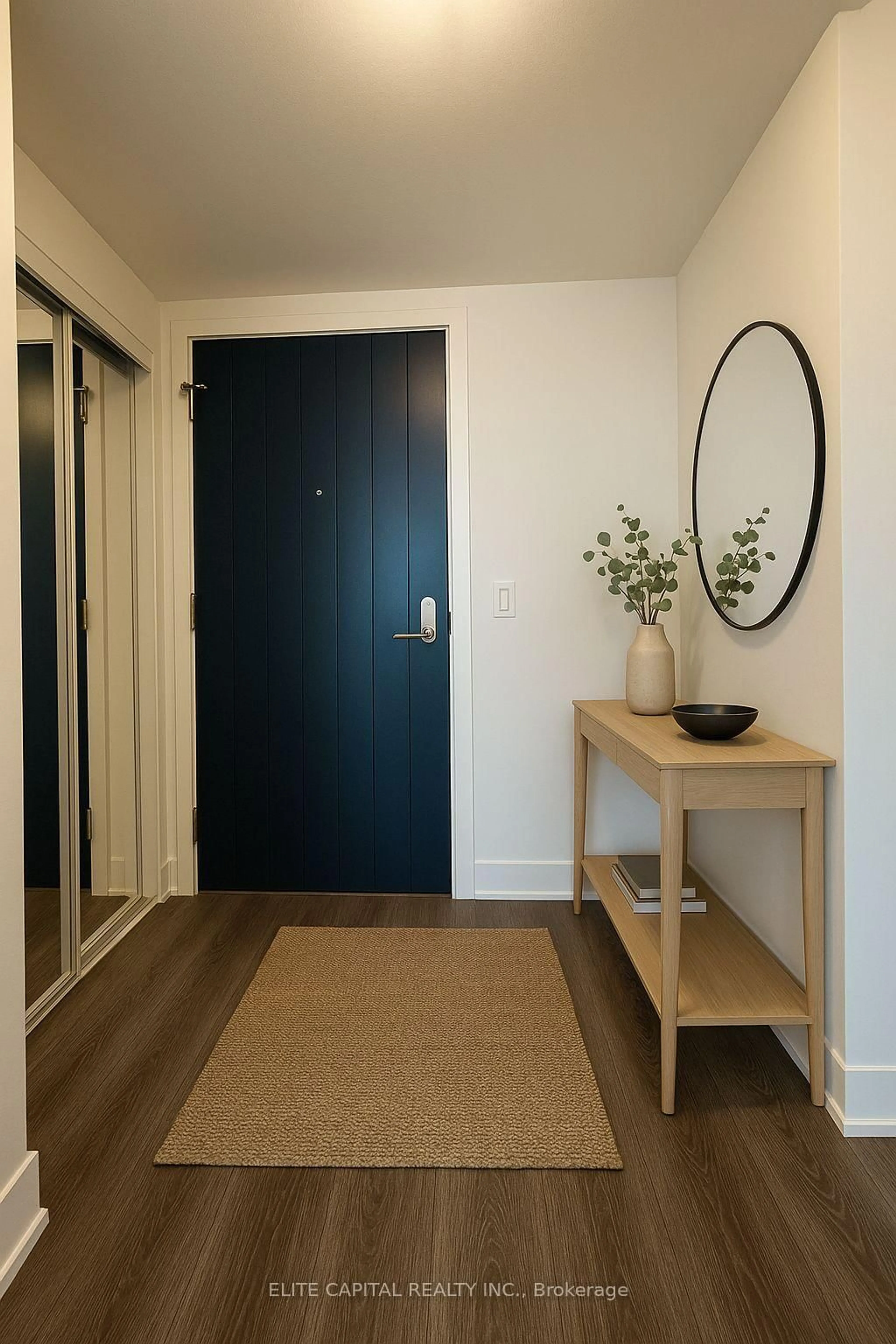 Indoor entryway for 2545 Simcoe St #610, Oshawa Ontario L1L 0W3
