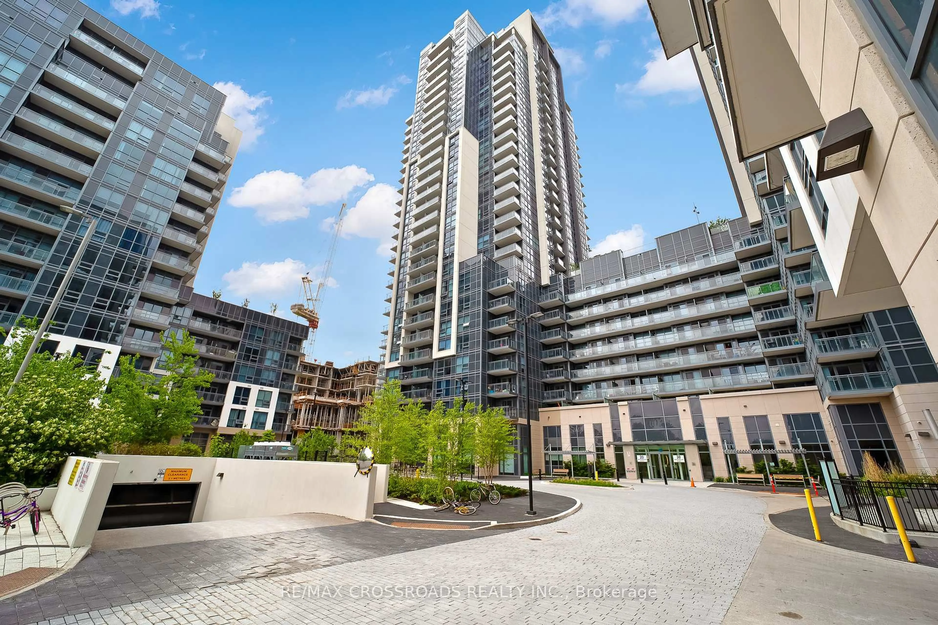 Patio, unknown for 20 Meadowglen Pl #1910, Toronto Ontario M1G 0A9