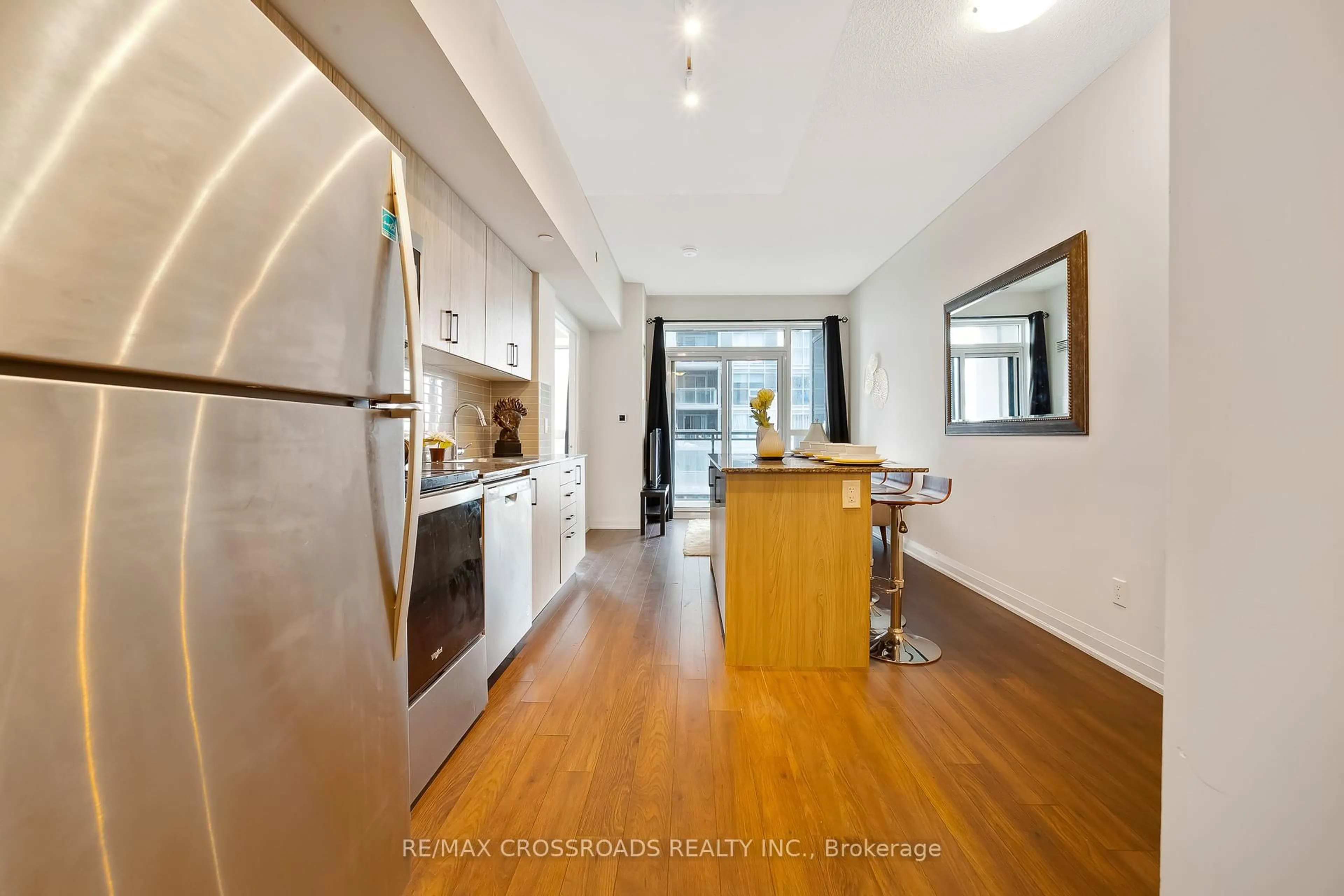 Standard kitchen, wood/laminate floor for 20 Meadowglen Pl #1910, Toronto Ontario M1G 0A9