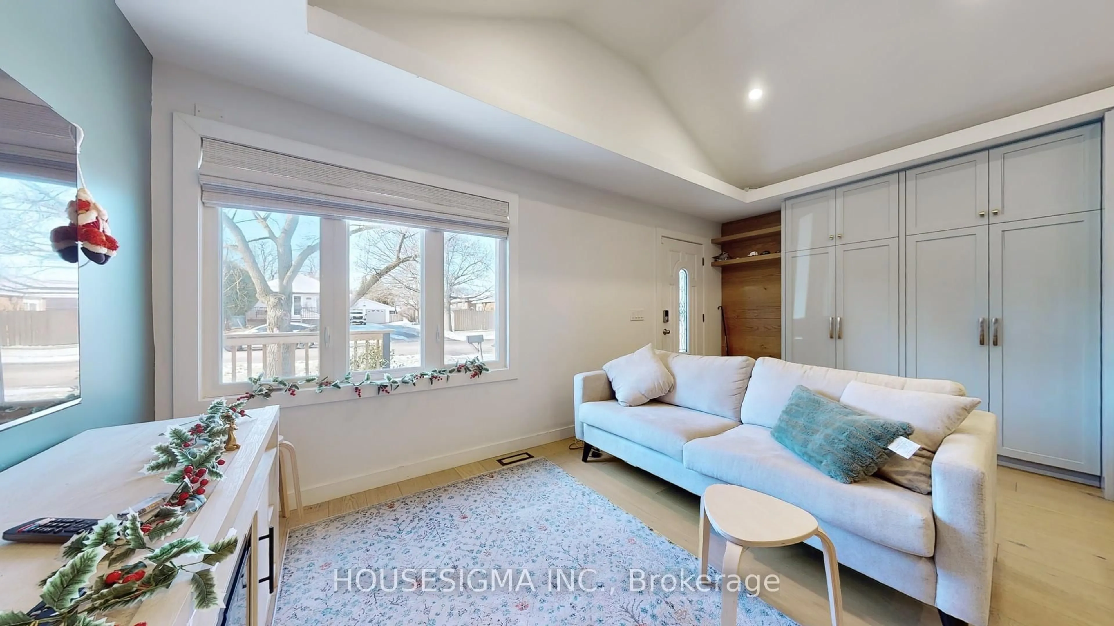 Living room with furniture, unknown for 745 Marksbury Rd, Pickering Ontario L1W 2T5